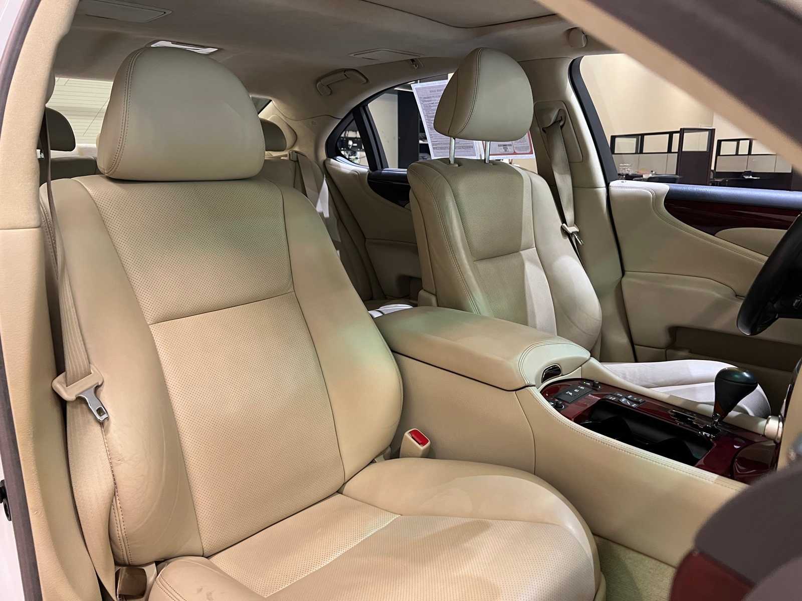 Thumbnail: 2010 Lexus LS - 14