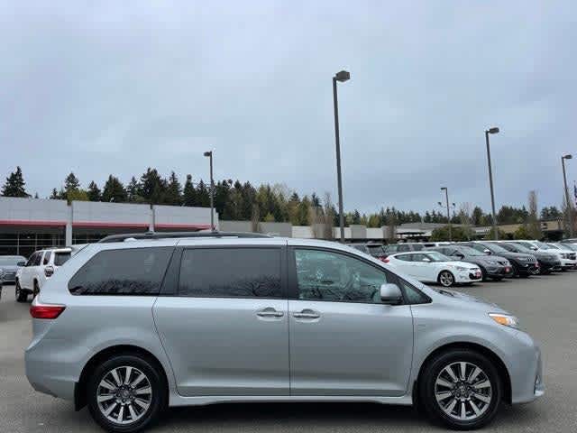 Thumbnail: 2020 Toyota Sienna - 13