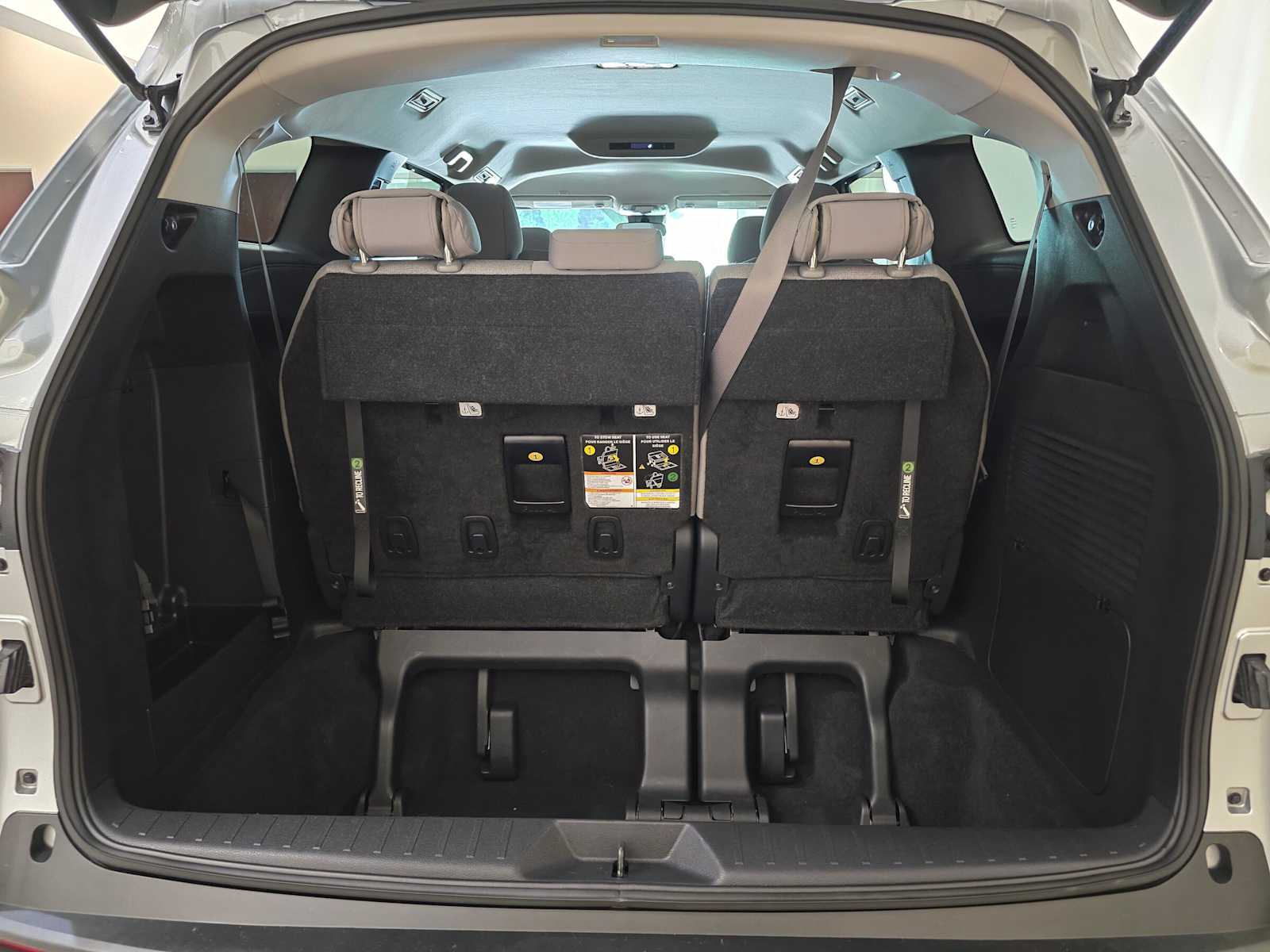 Thumbnail: 2025 Toyota Sienna - 28