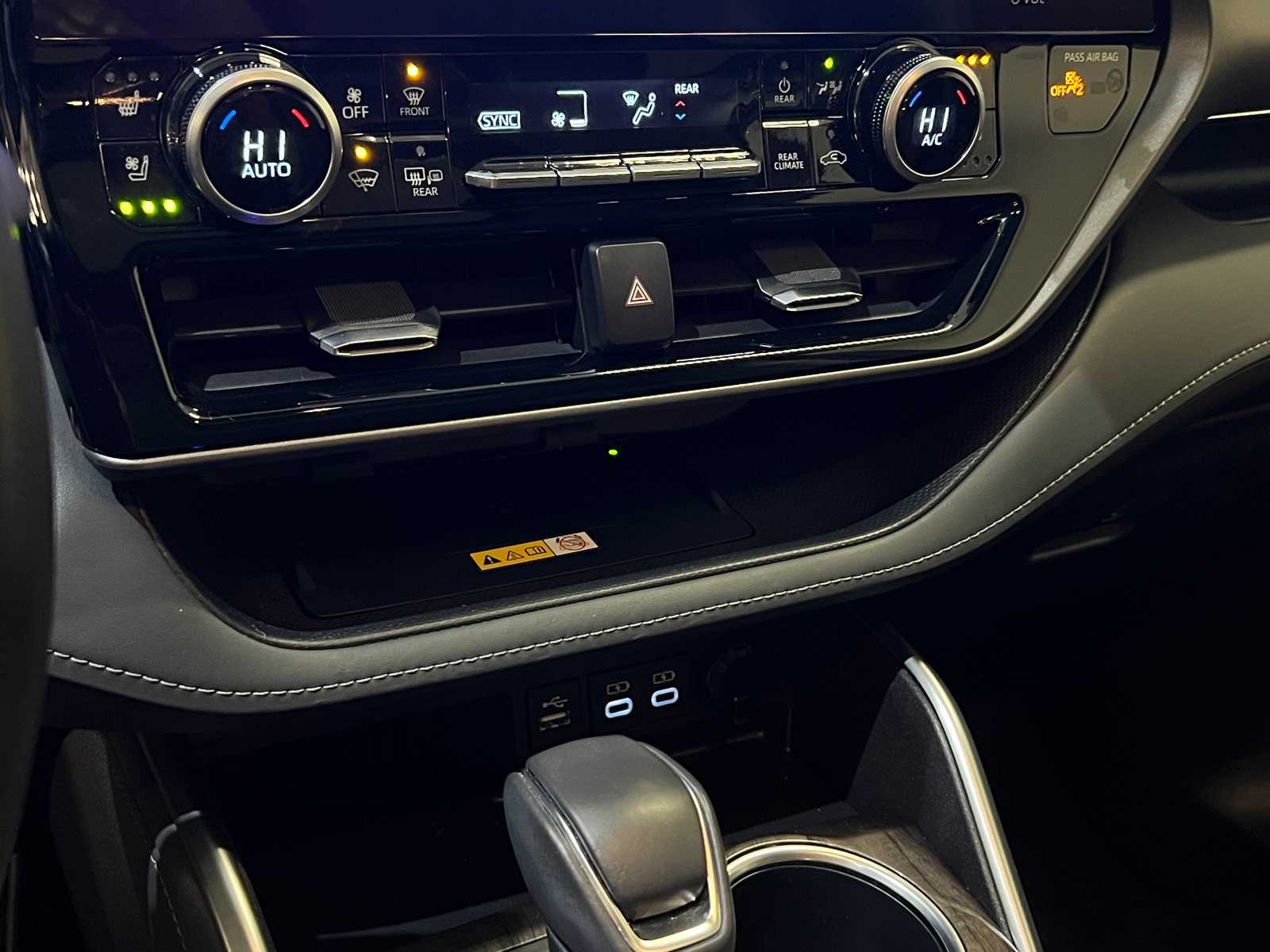 Thumbnail: 2023 Toyota Highlander - 25