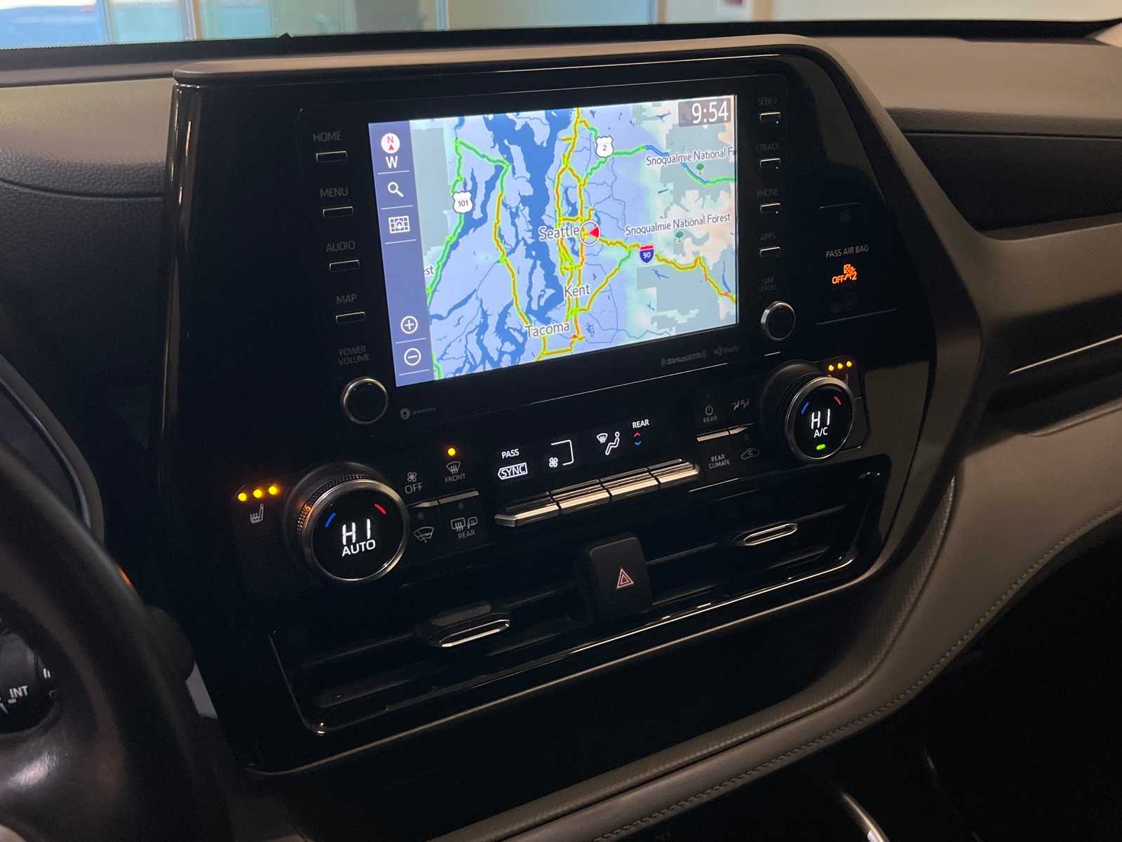 Thumbnail: 2022 Toyota Highlander - 26