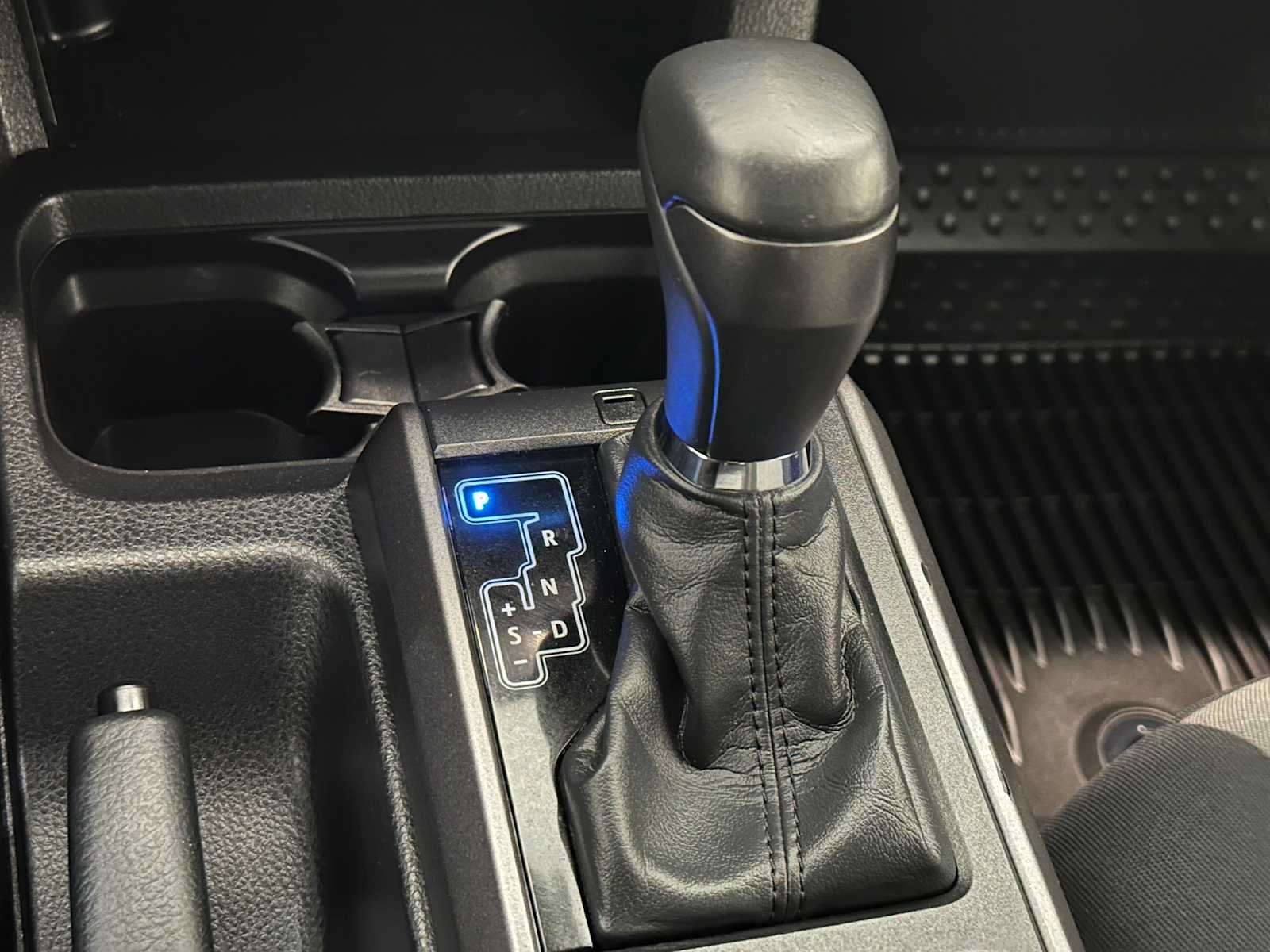 Thumbnail: 2022 Toyota Tacoma - 16