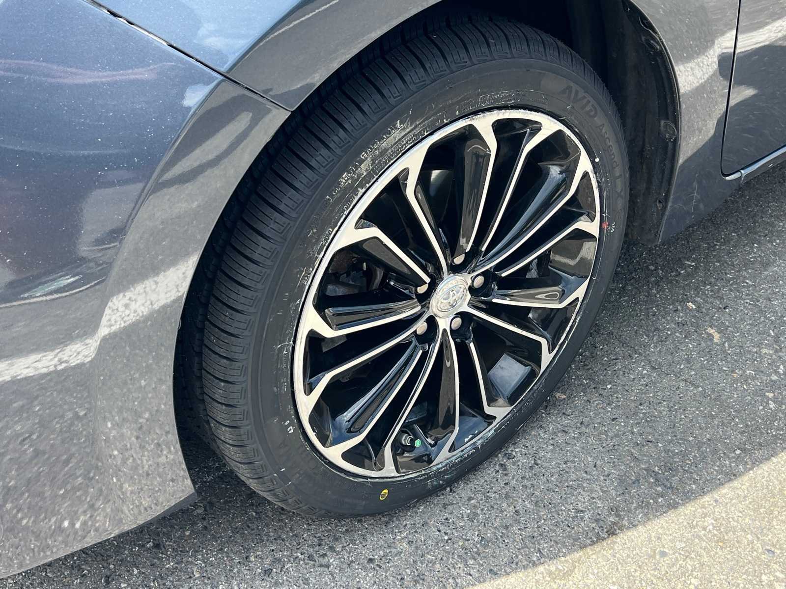 Thumbnail: 2014 Toyota Corolla - 5