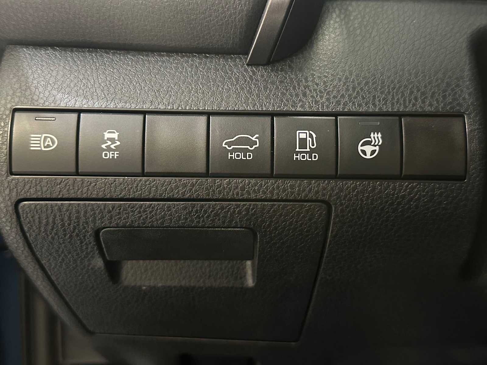 Thumbnail: 2023 Toyota Camry - 20