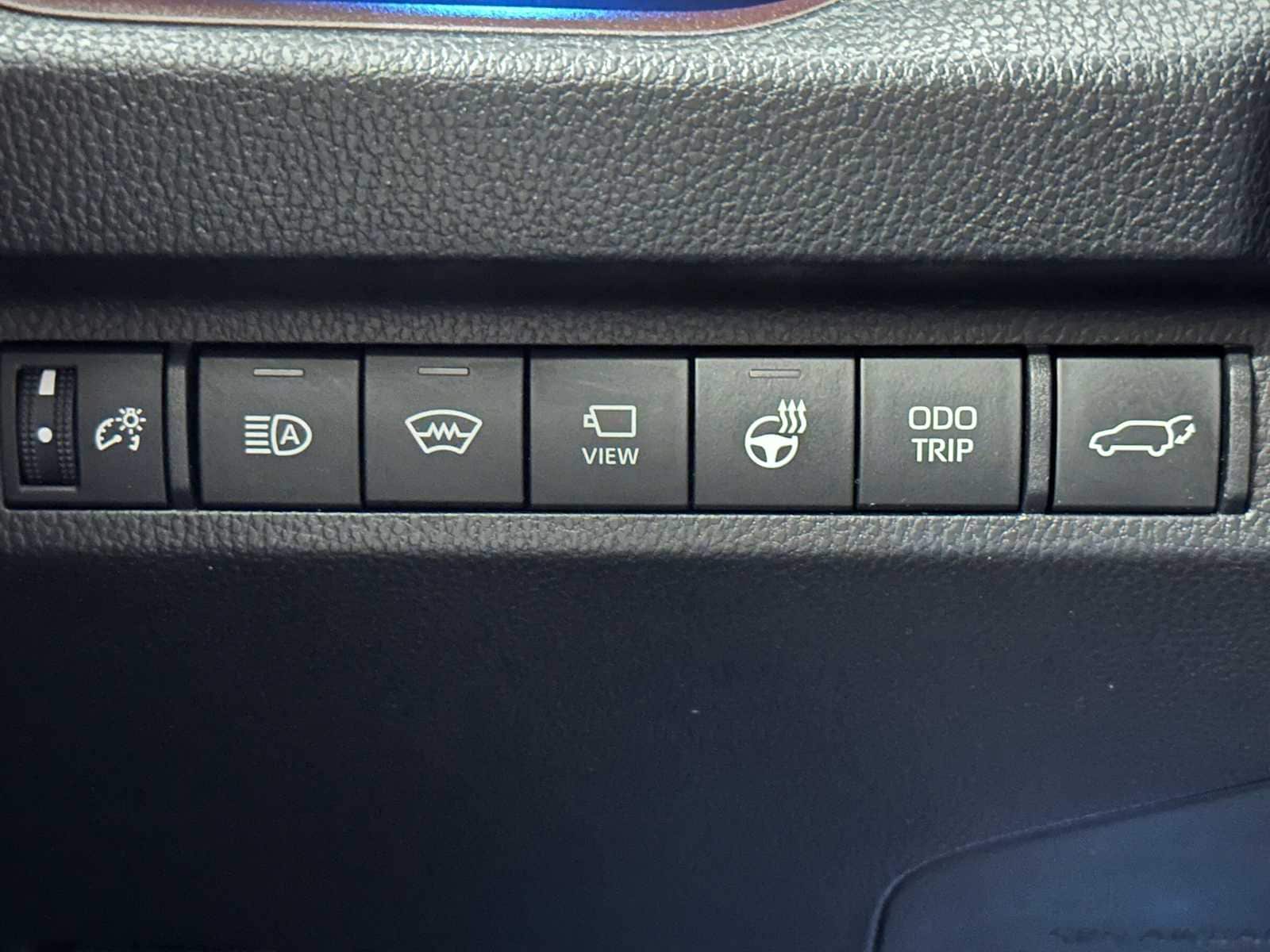 Thumbnail: 2023 Toyota RAV4 - 17