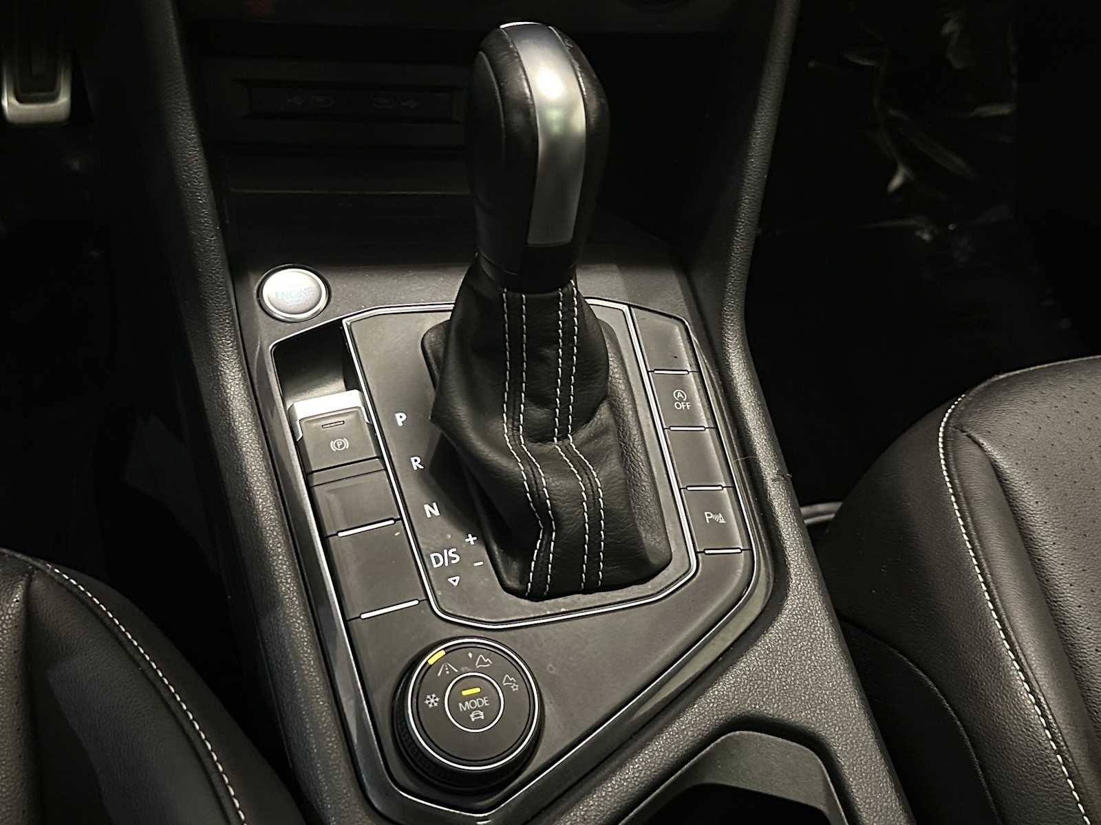 Thumbnail: 2021 Volkswagen Tiguan - 16