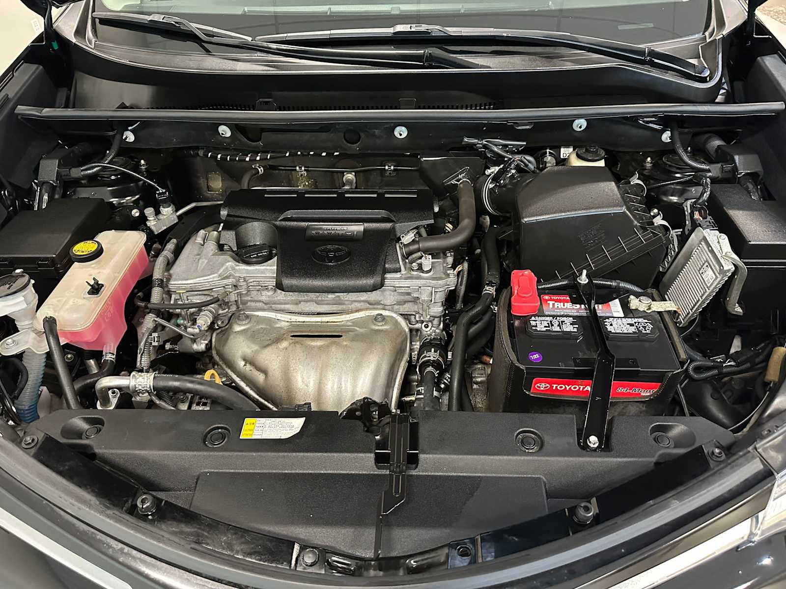 Thumbnail: 2017 Toyota RAV4 - 9