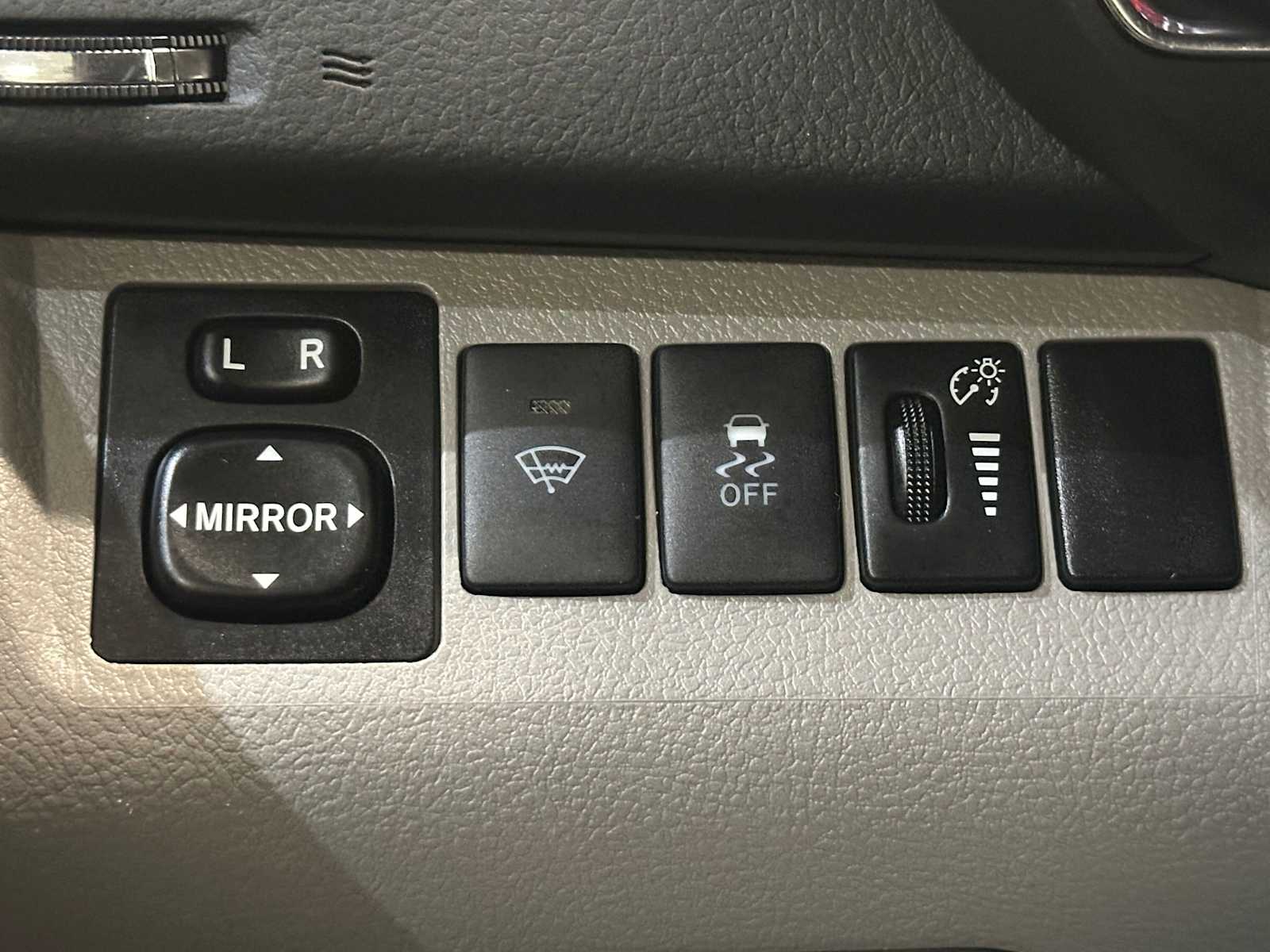 Thumbnail: 2012 Toyota Highlander - 17