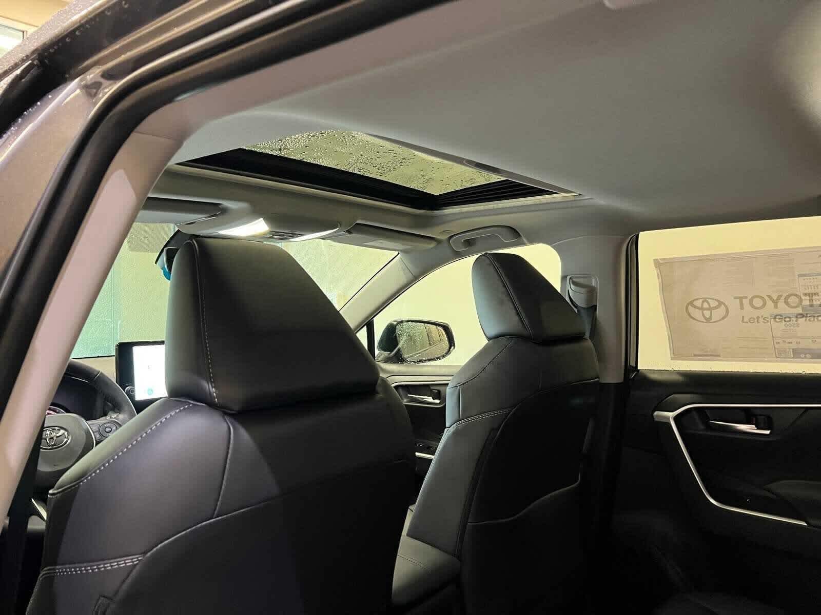 Thumbnail: 2025 Toyota RAV4 - 12