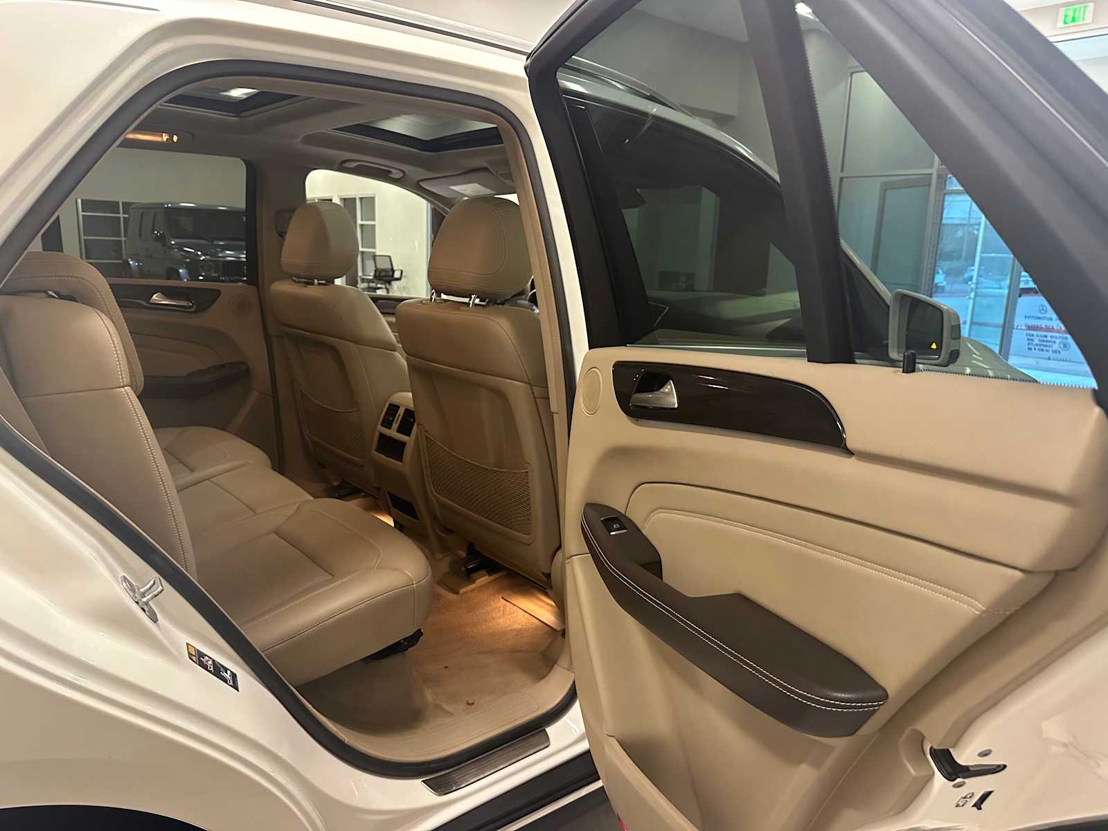 Thumbnail: 2015 Mercedes-Benz M-Class - 28