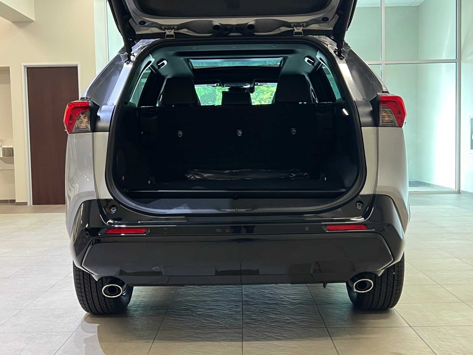 Thumbnail: 2025 Toyota RAV4 - 30