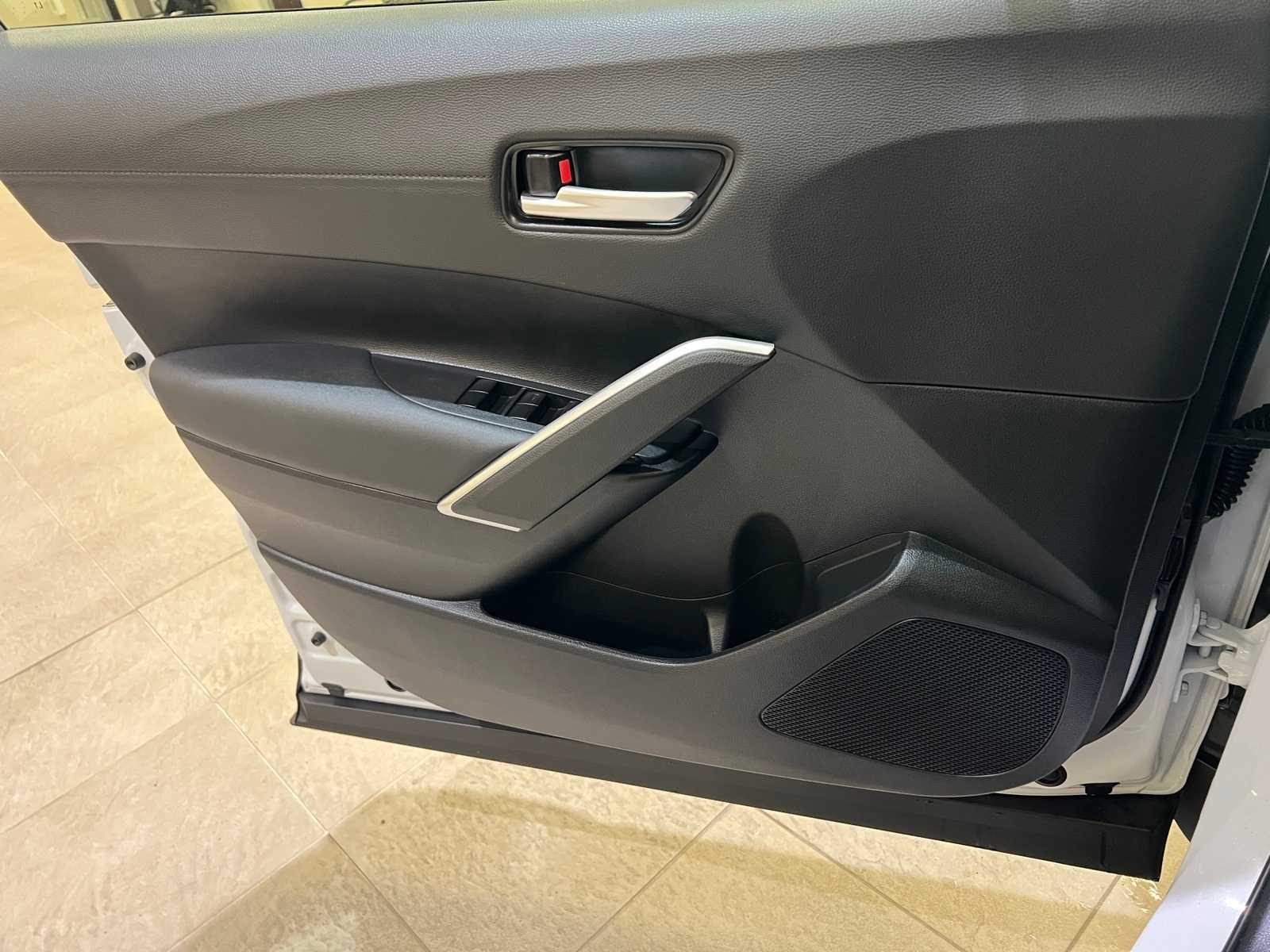 Thumbnail: 2022 Toyota Corolla Cross - 17