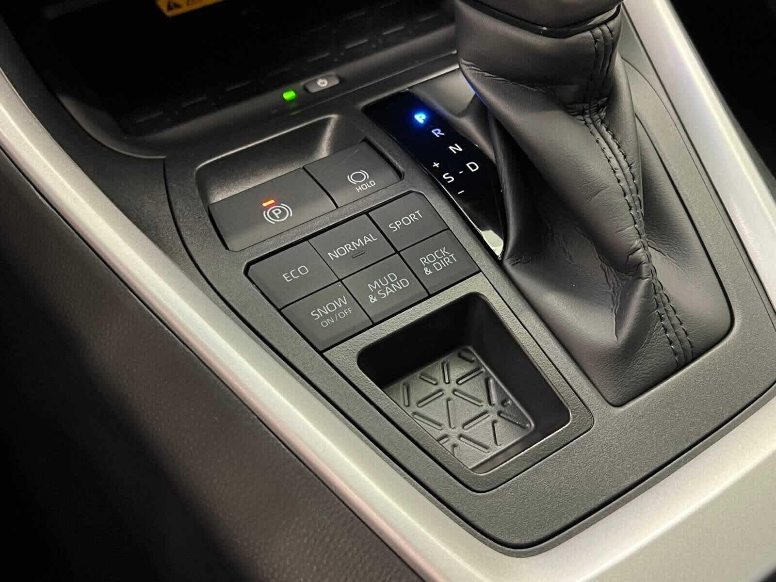 Thumbnail: 2025 Toyota RAV4 - 25