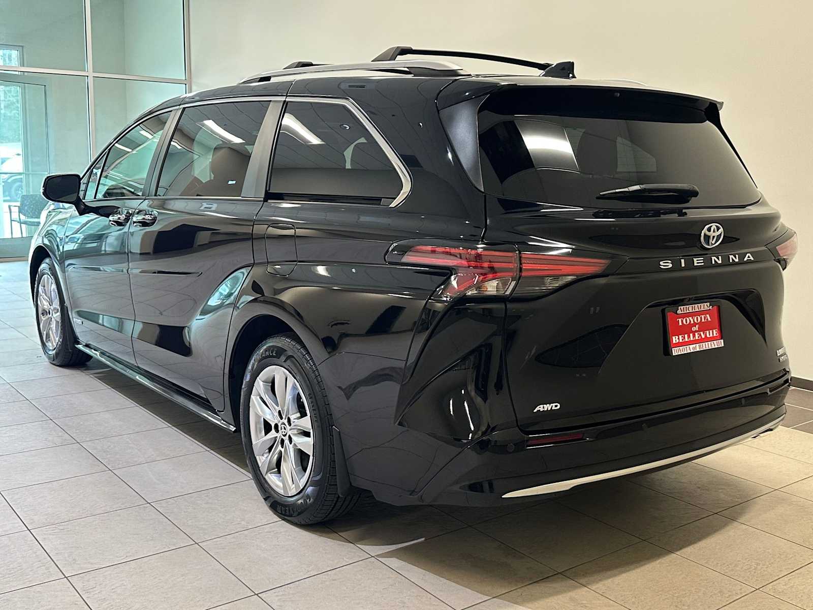 Thumbnail: 2021 Toyota Sienna - 4