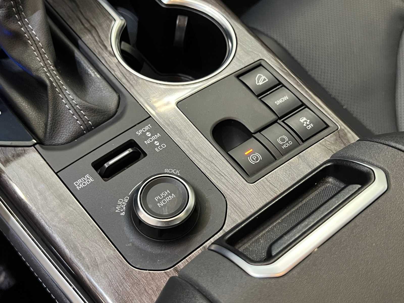 Thumbnail: 2024 Toyota Highlander - 24