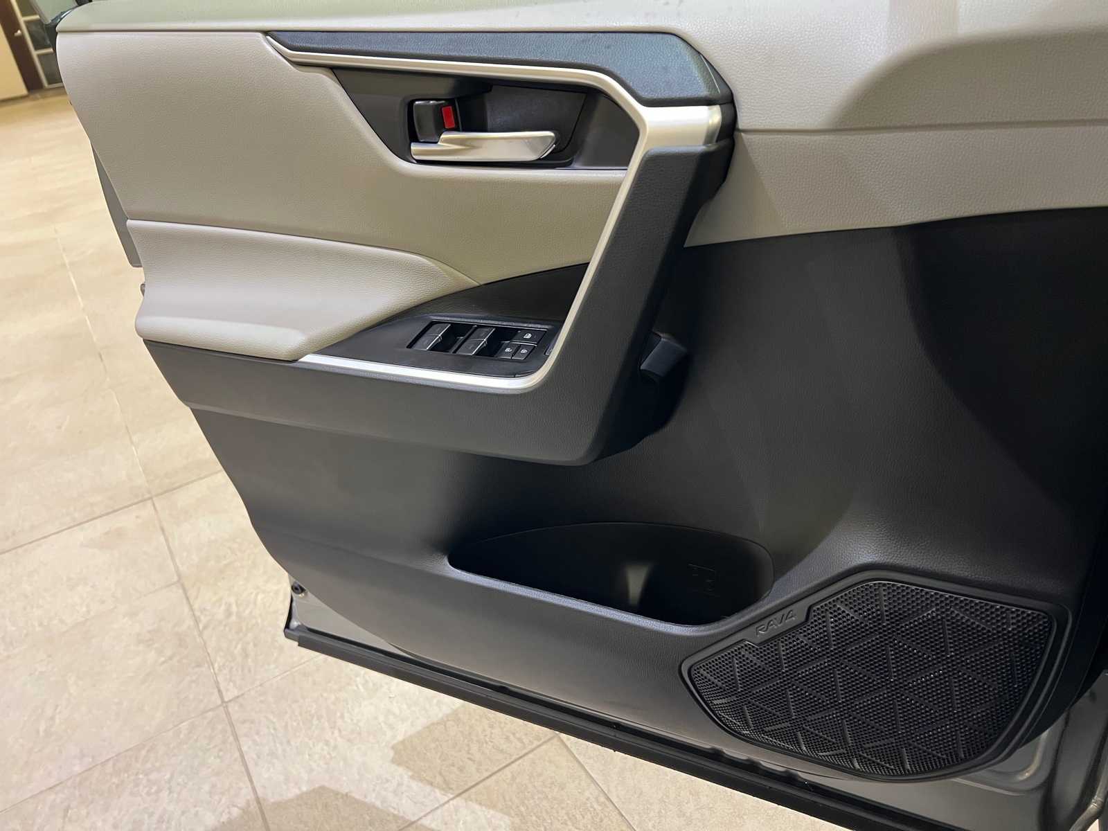 Thumbnail: 2025 Toyota RAV4 - 18