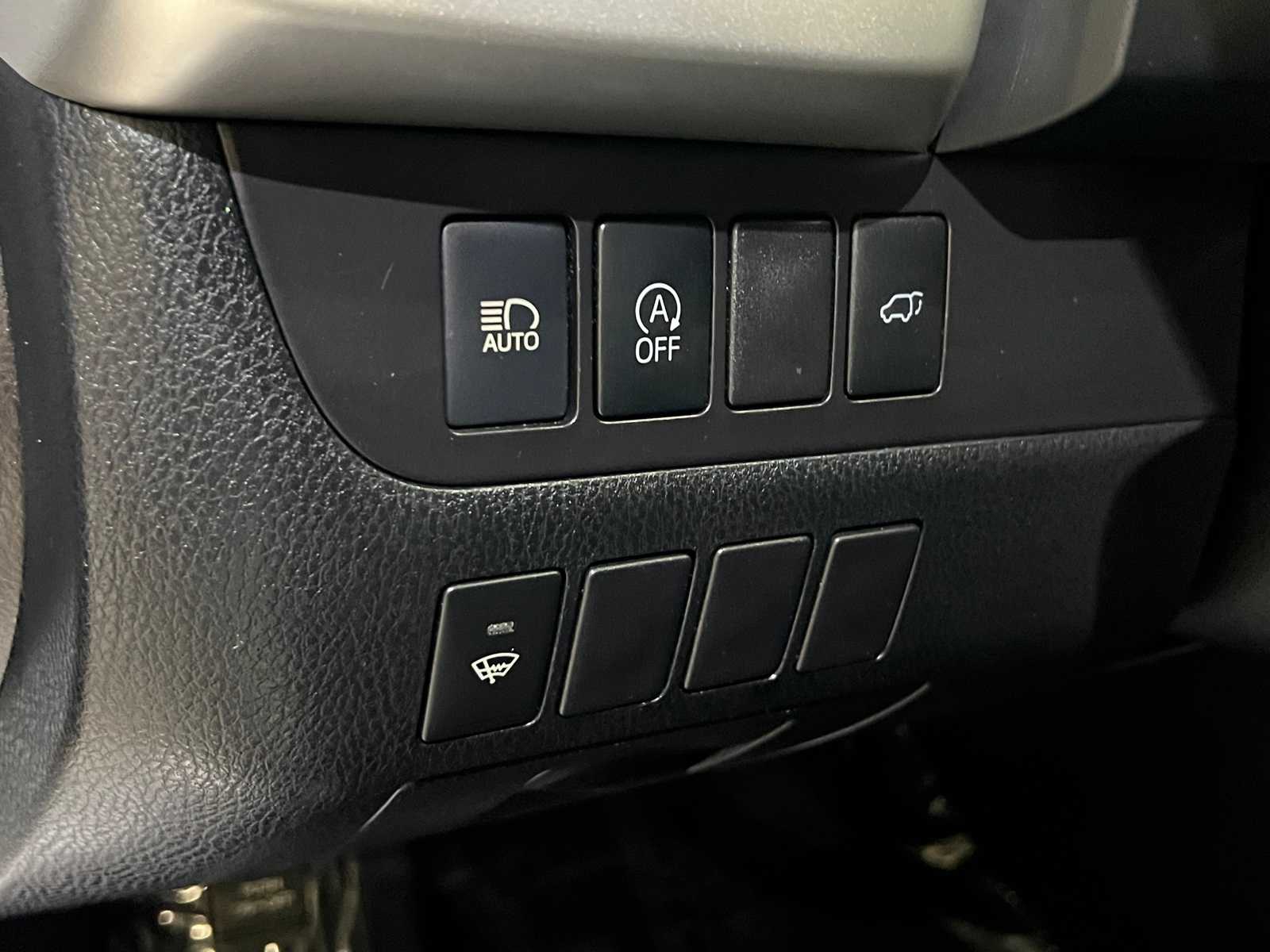 Thumbnail: 2019 Toyota Highlander - 16