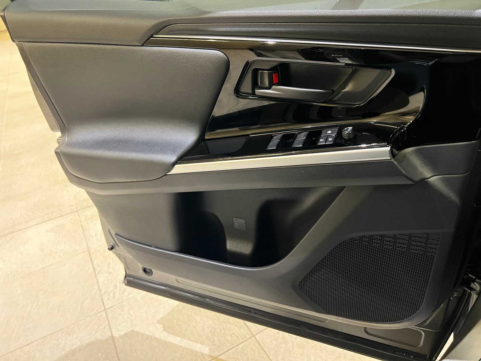 Thumbnail: 2024 Toyota bZ4X - 18