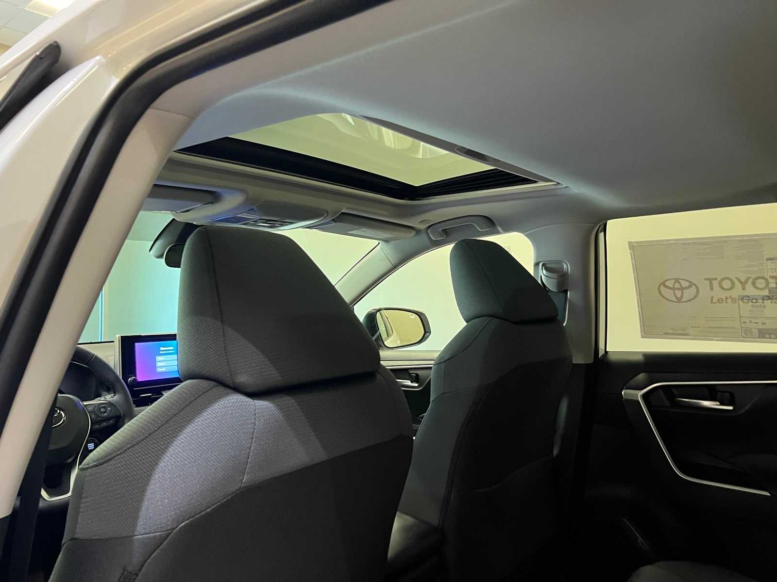 Thumbnail: 2025 Toyota RAV4 - 12