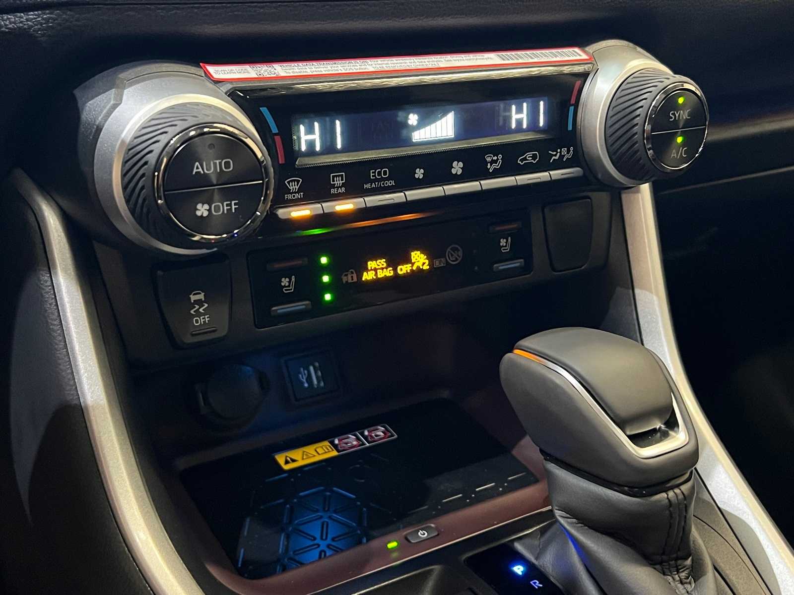 Thumbnail: 2025 Toyota RAV4 - 24