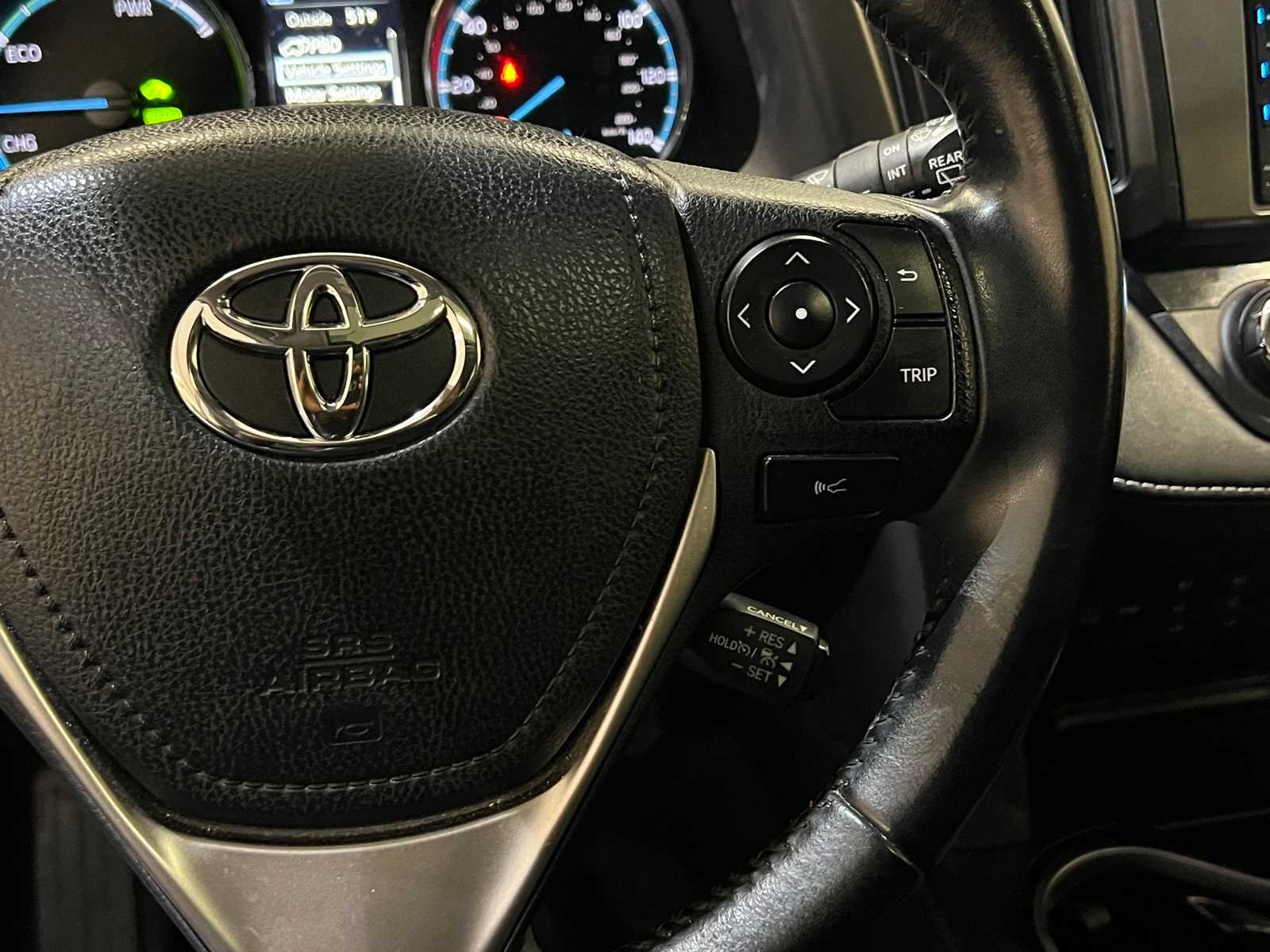 Thumbnail: 2018 Toyota RAV4 - 21