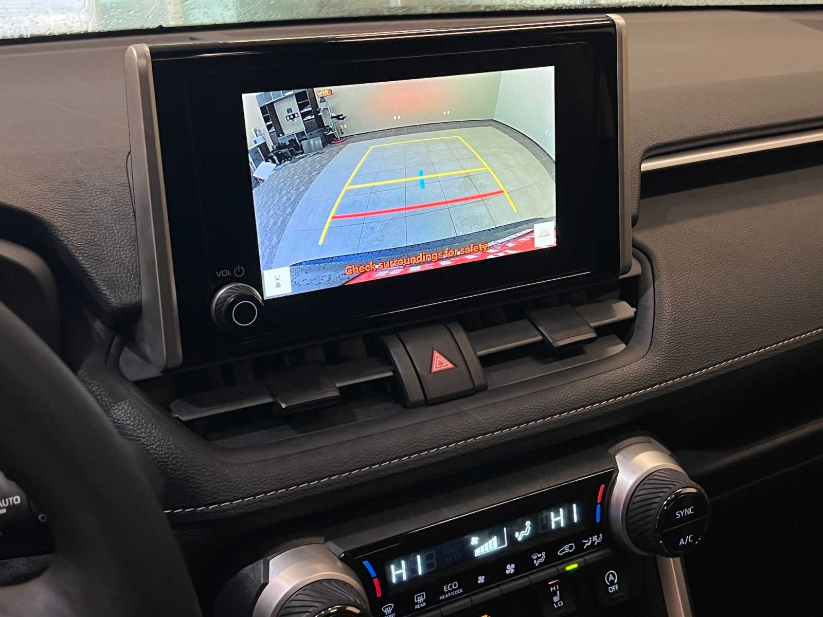 Thumbnail: 2025 Toyota RAV4 - 27