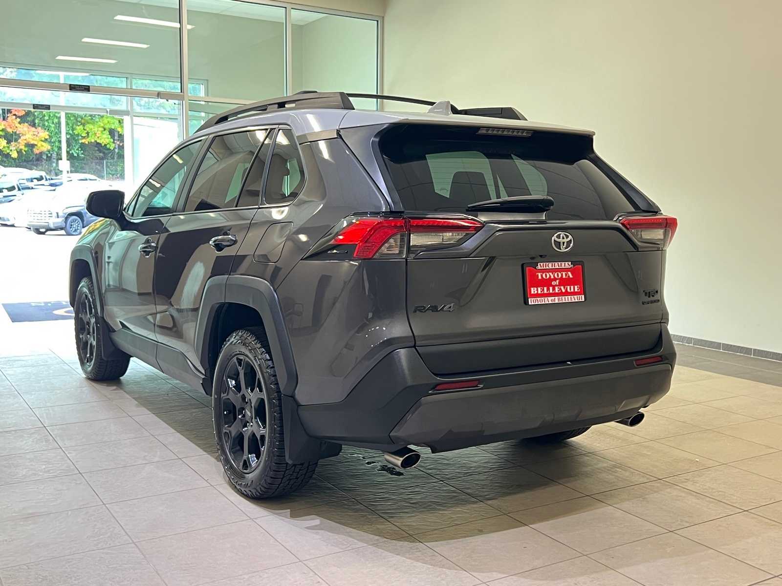 Thumbnail: 2020 Toyota RAV4 - 4