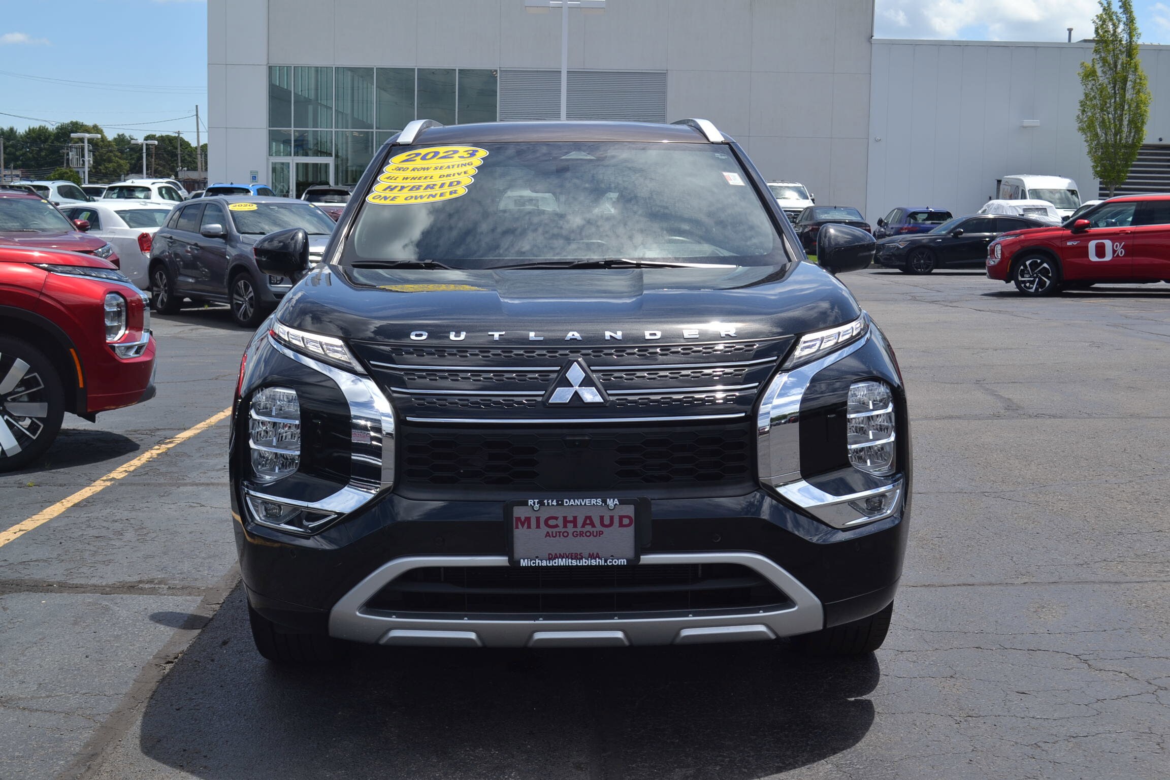 2023 Mitsubishi Outlander PHEV 40th Anniversary Edition photo 3