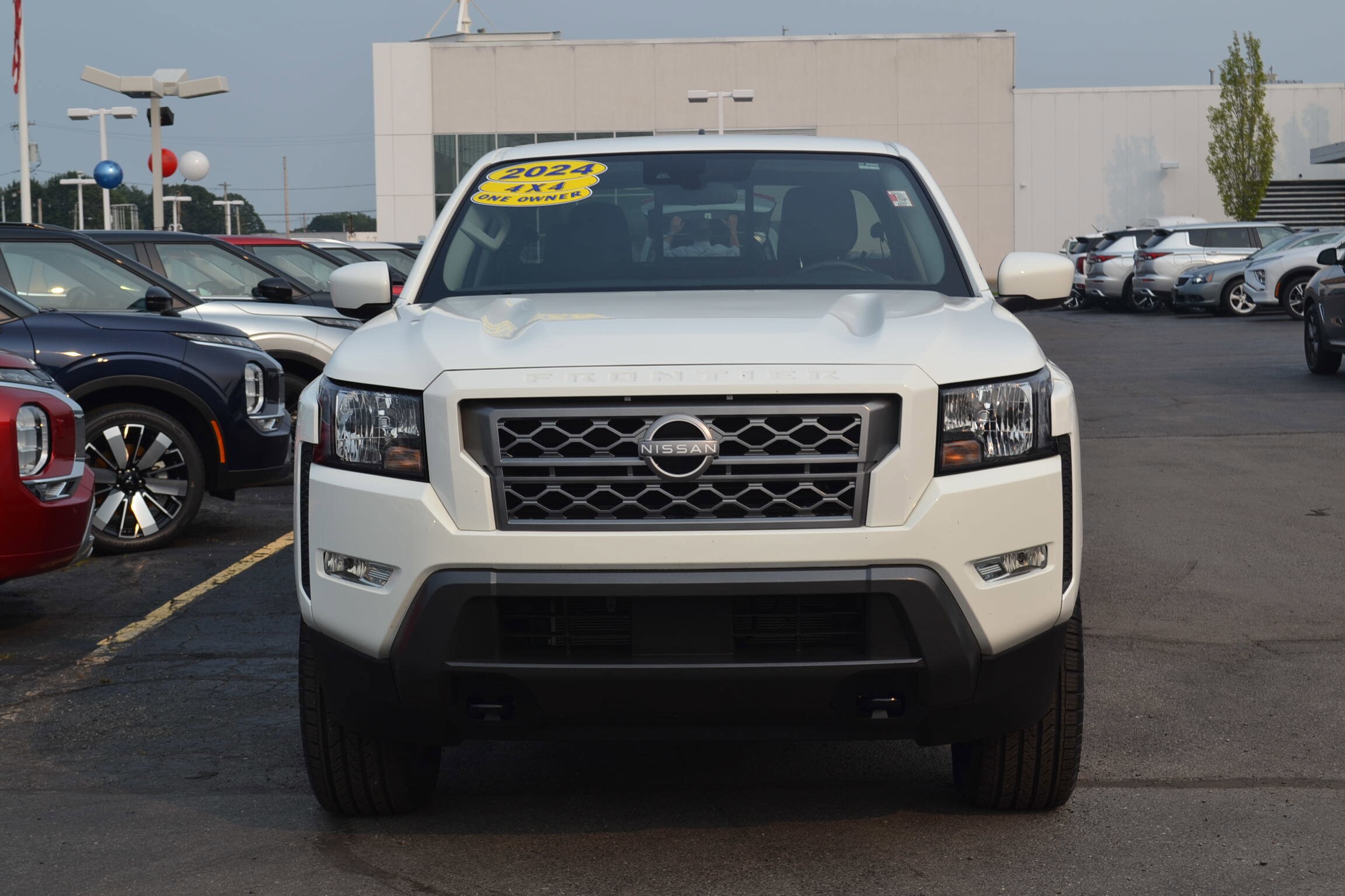 2024 Nissan Frontier SV photo 2