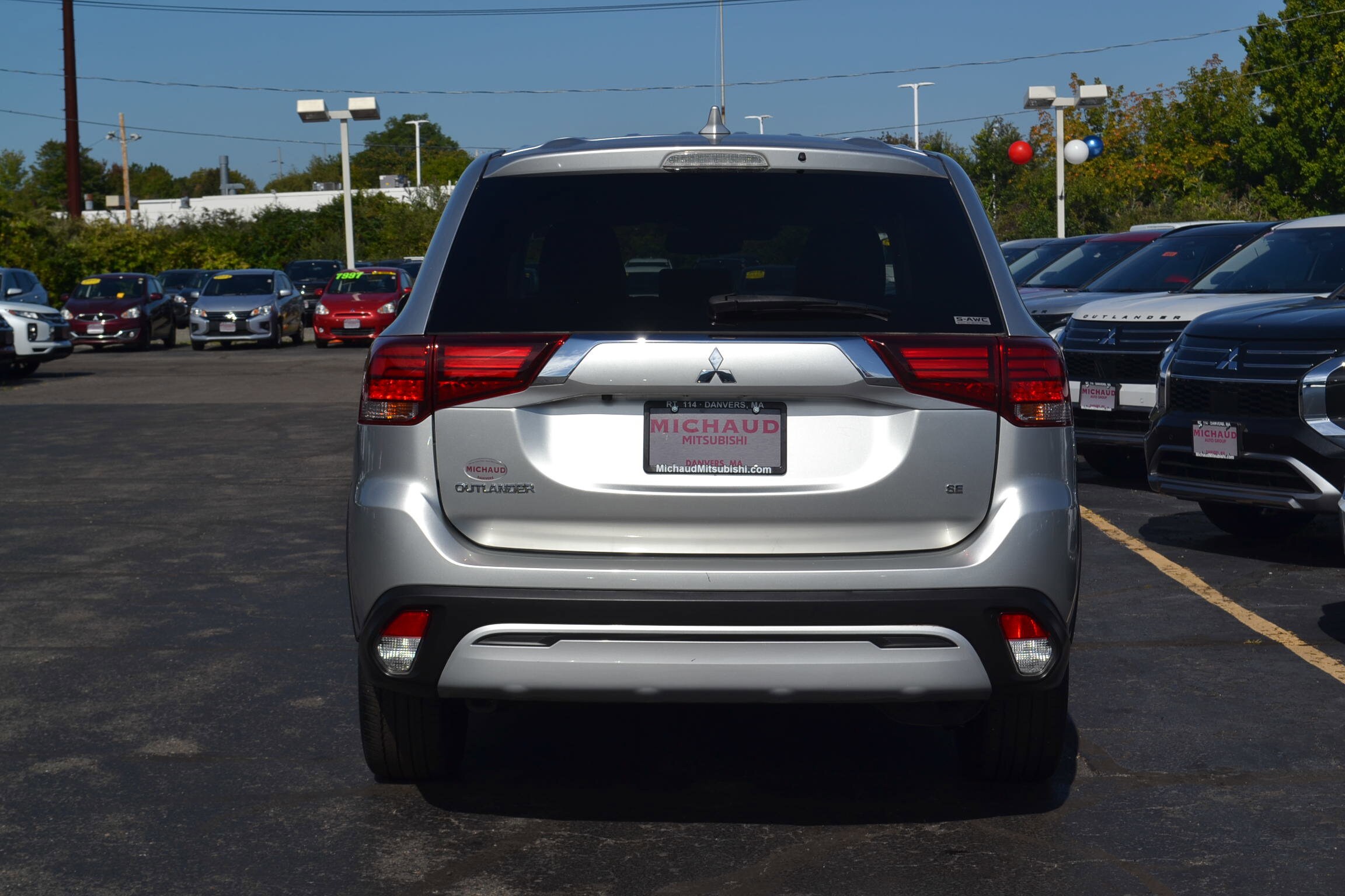 2020 Mitsubishi Outlander SE photo 2