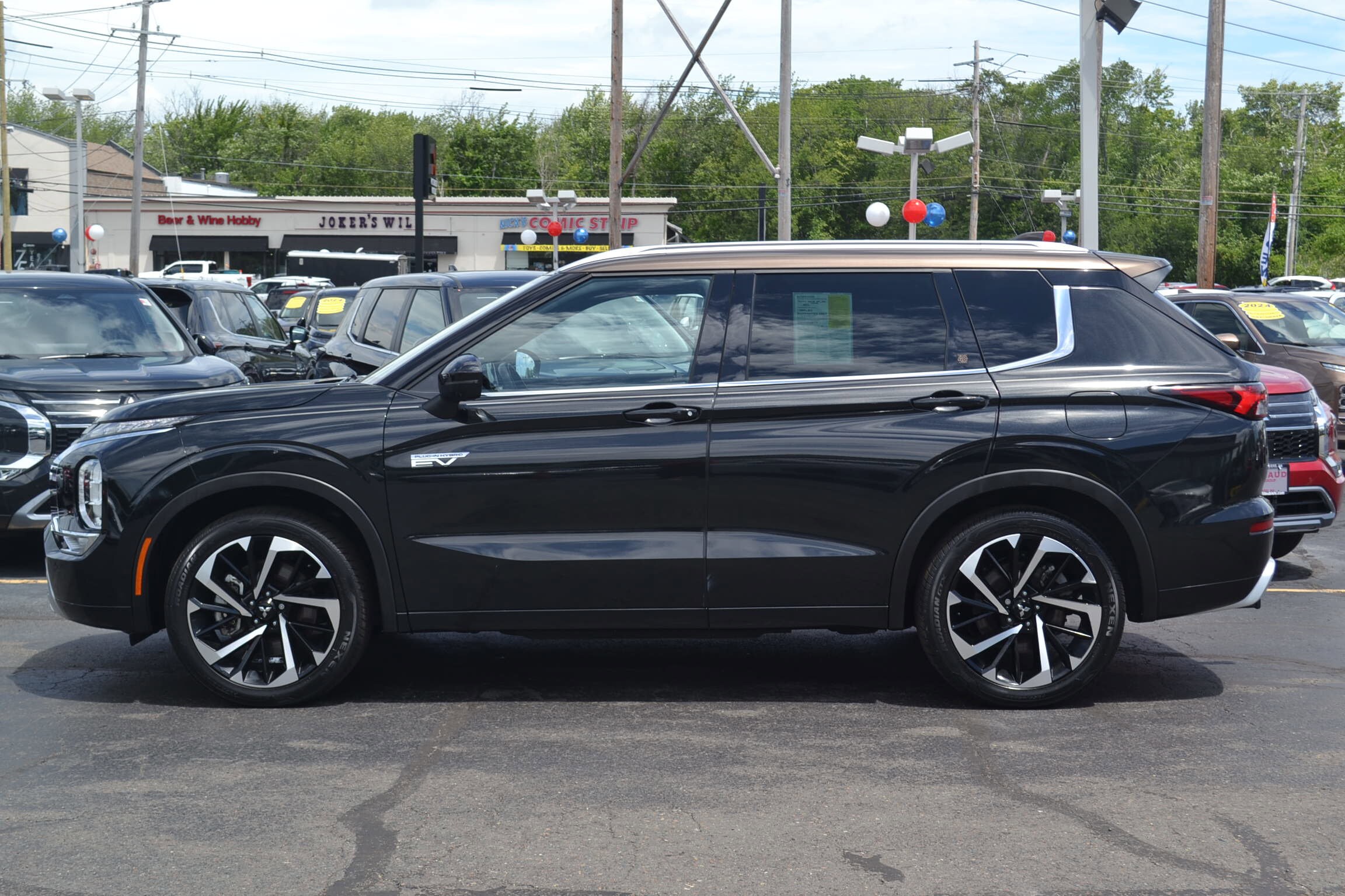 2023 Mitsubishi Outlander PHEV 40th Anniversary Edition photo 4