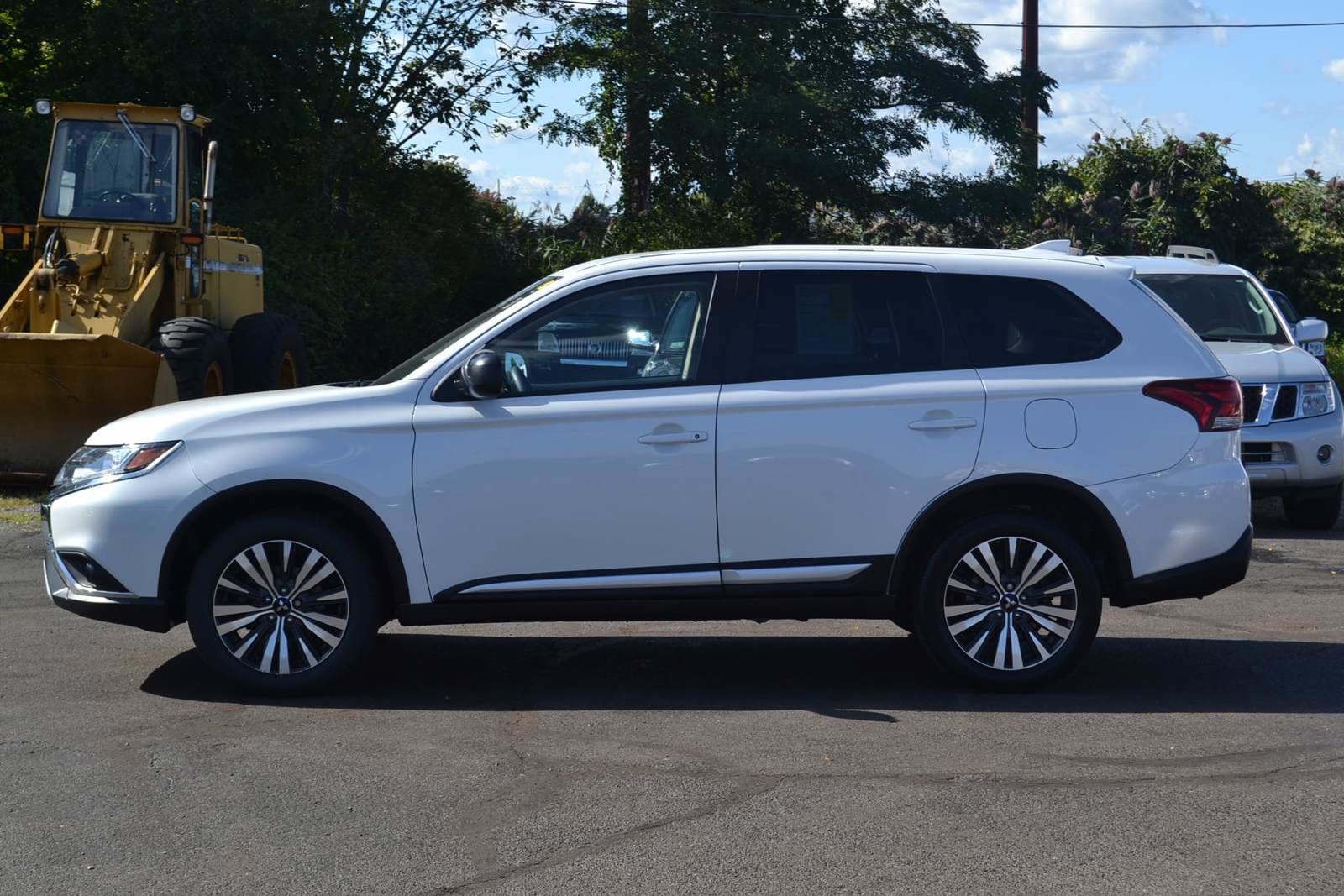 Used 2020 Mitsubishi Outlander ES with VIN JA4AZ3A3XLZ046224 for sale in Danvers, MA