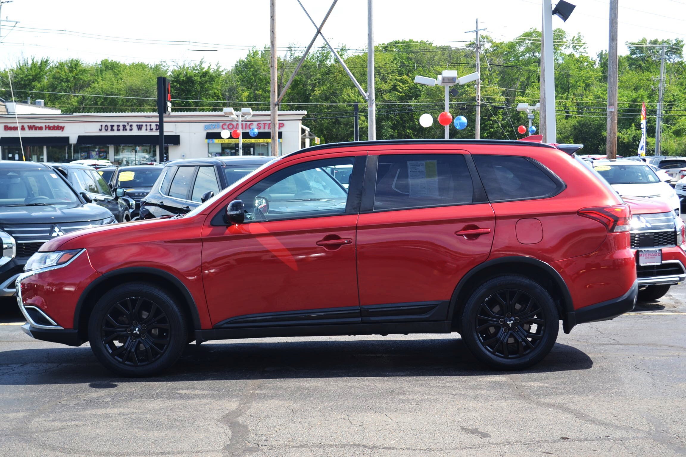 2018 Mitsubishi Outlander LE photo 2