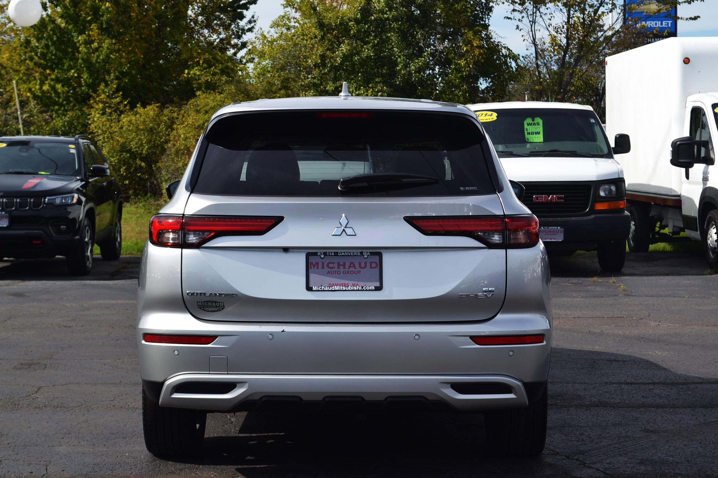 2023 Mitsubishi Outlander PHEV SE photo 3
