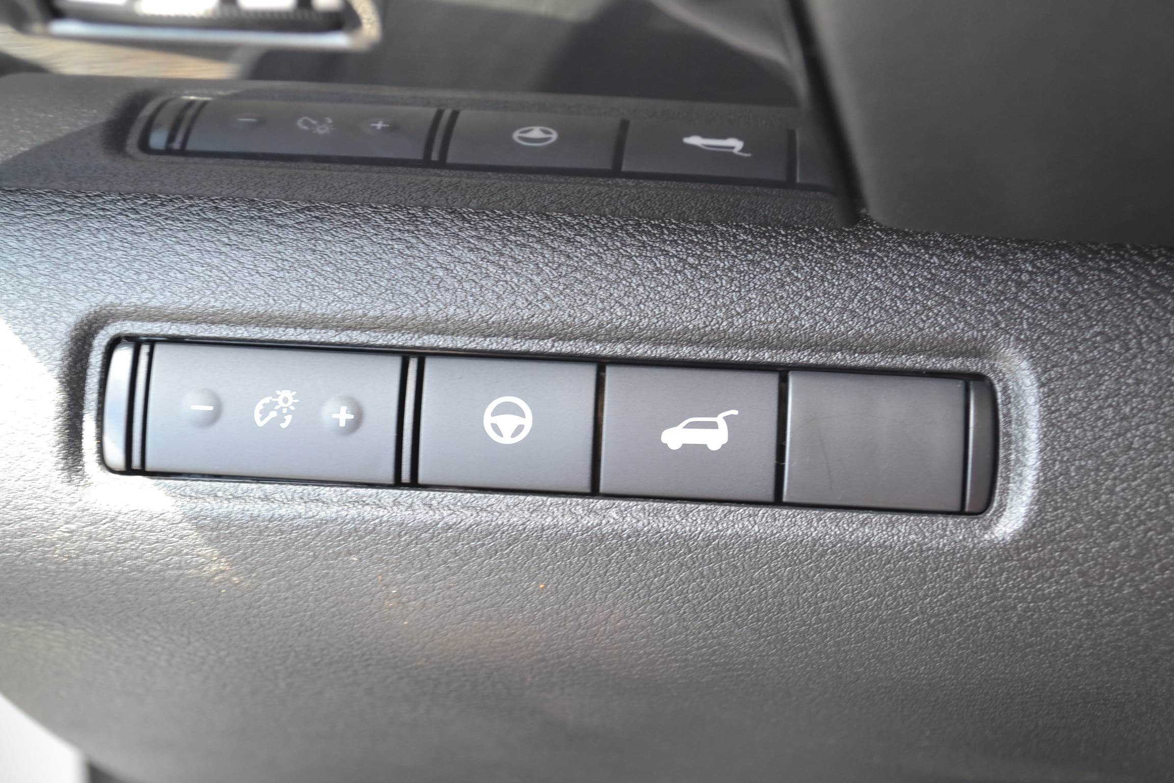 2022 Nissan Pathfinder SV - Photo 21
