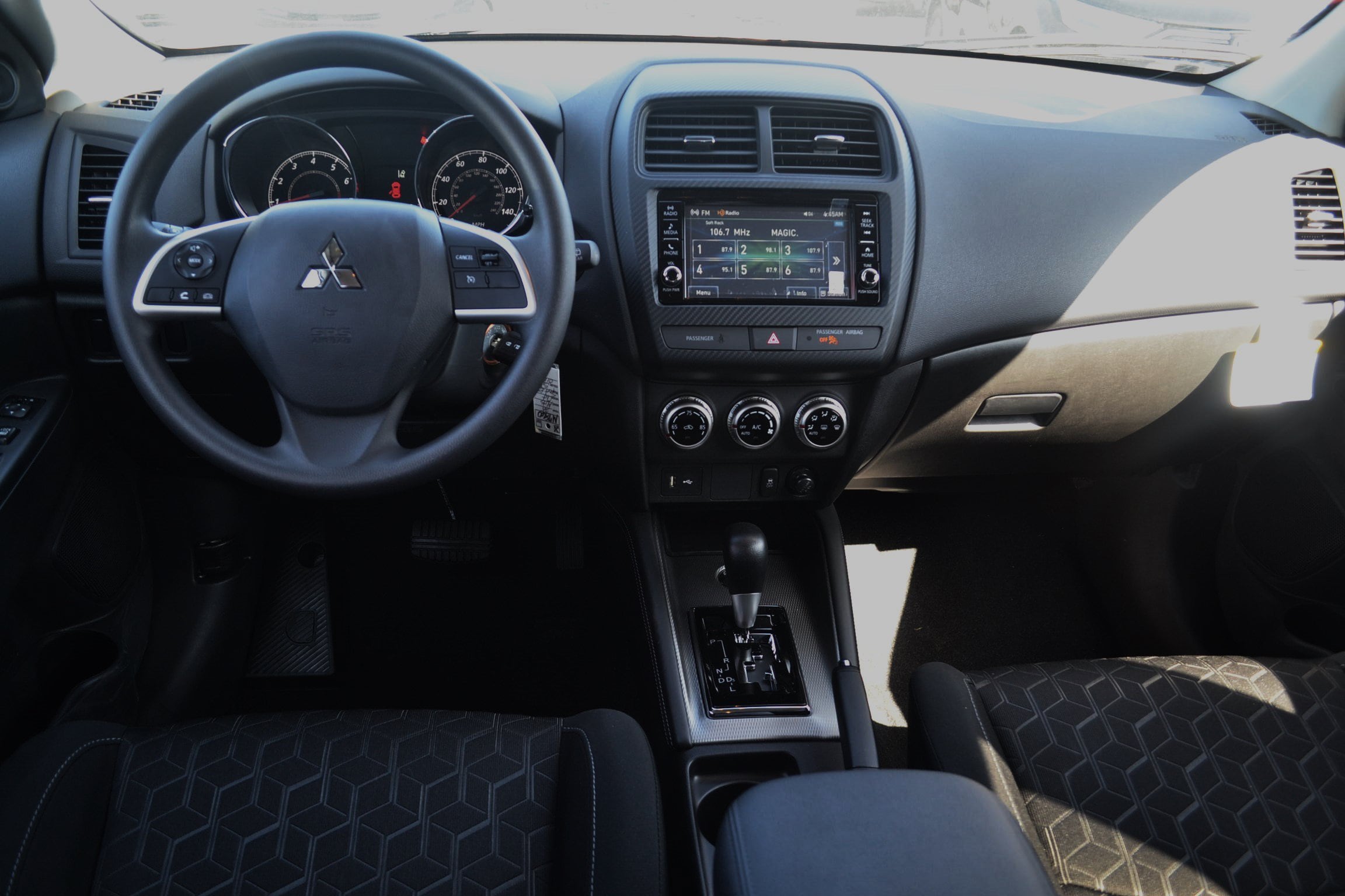 2025 Mitsubishi Outlander Sport ES - Photo 9