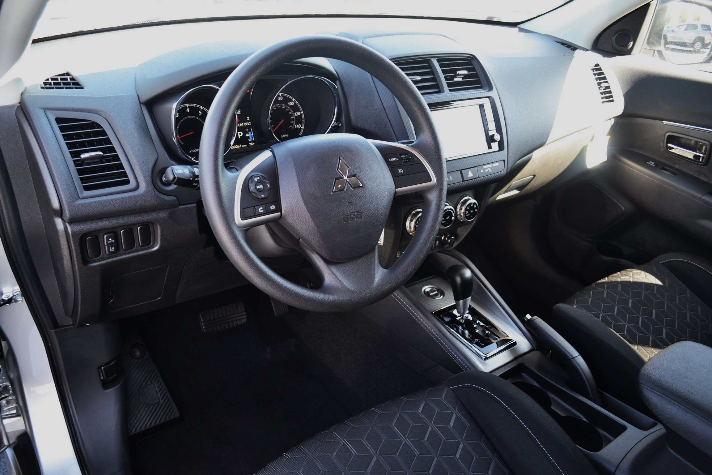 2025 Mitsubishi Outlander Sport ES - Photo 6