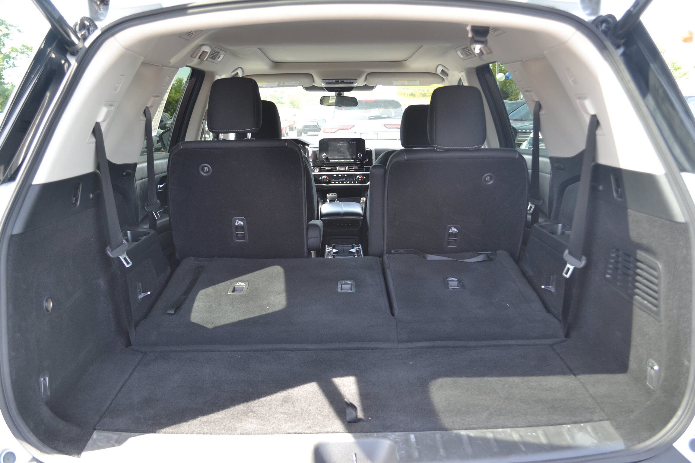 2022 Nissan Pathfinder SV - Photo 10