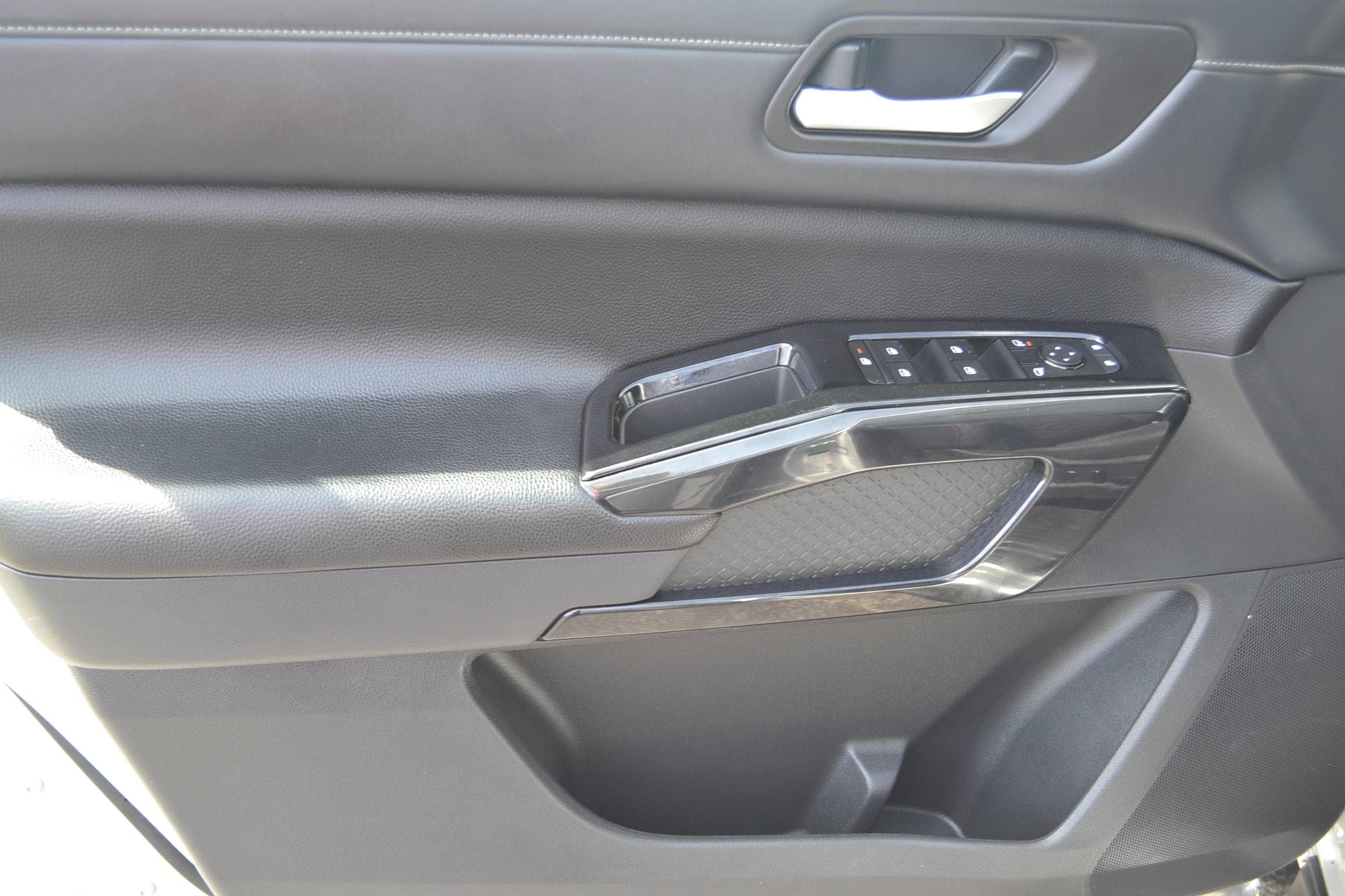 2022 Nissan Pathfinder SV - Photo 22