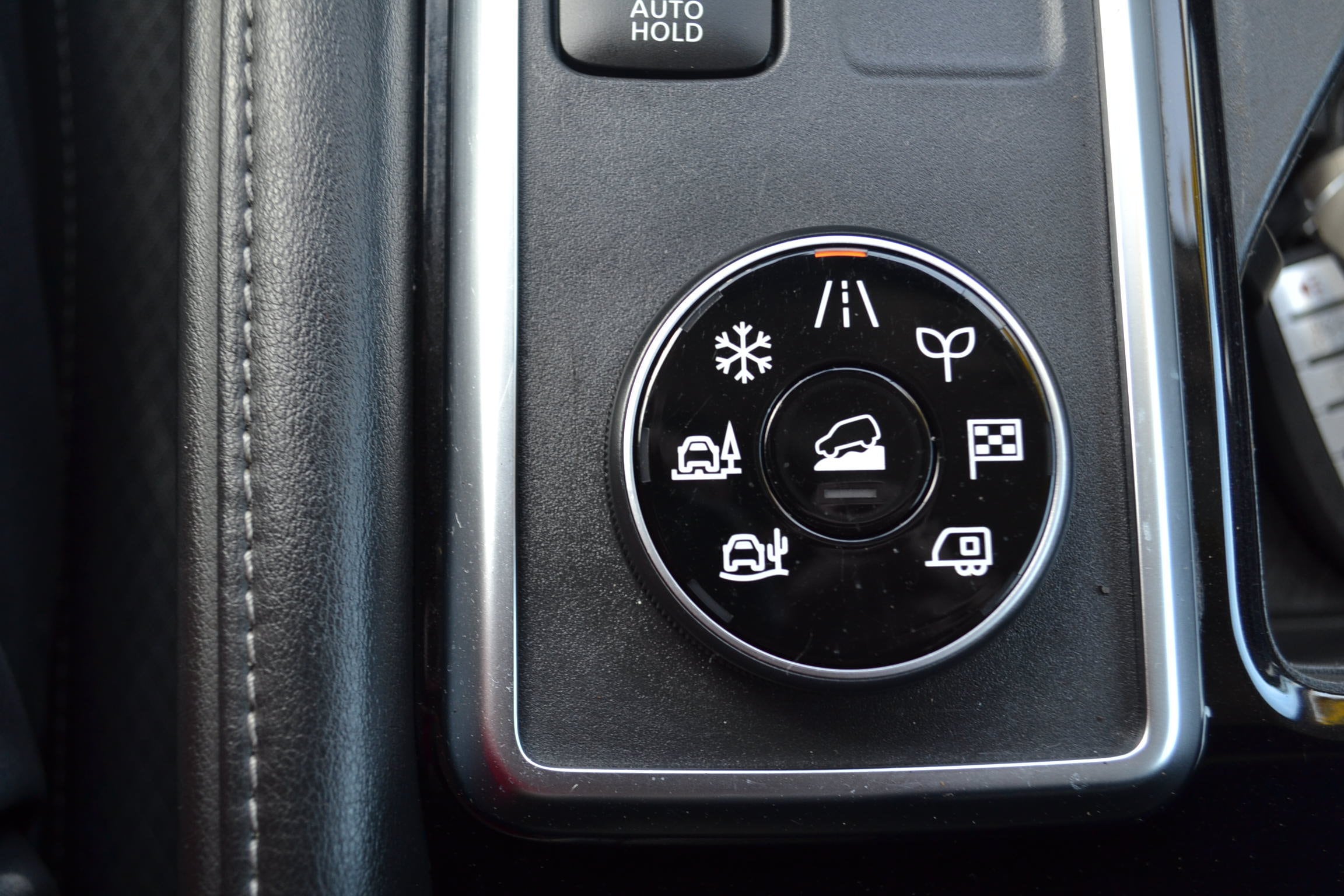 2022 Nissan Pathfinder SV - Photo 18