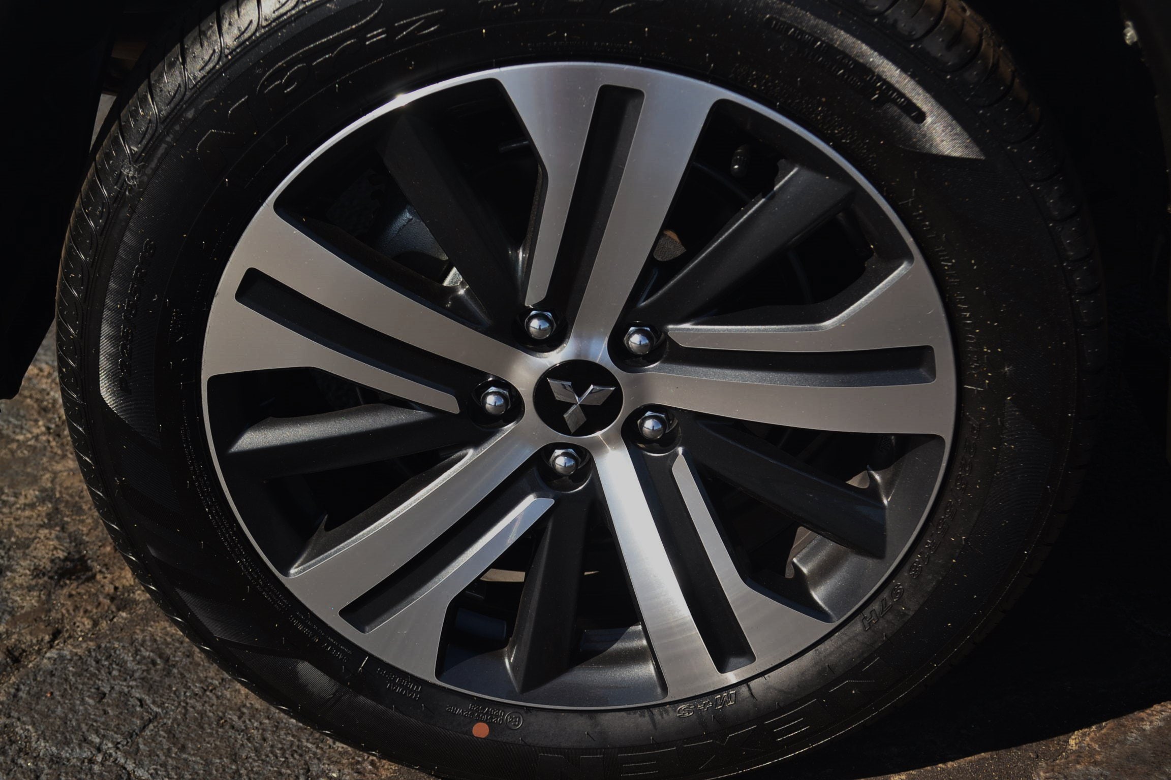 2025 Mitsubishi Outlander Sport ES - Photo 13