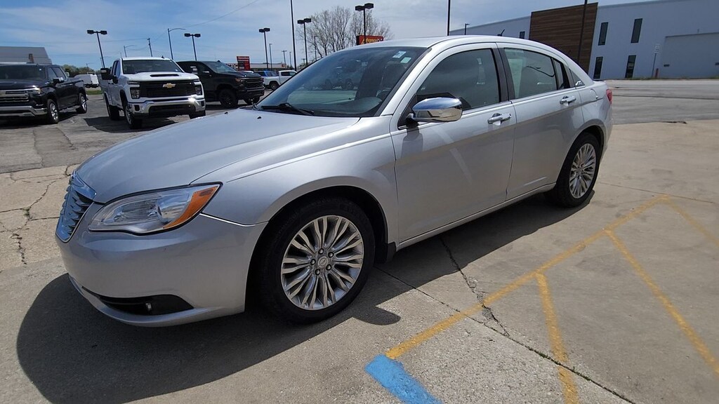 Used 2012 Chrysler 200 Limited SEDAN