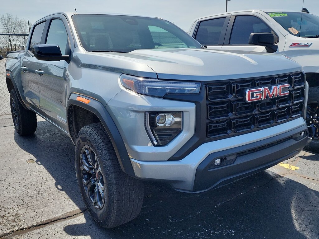 Used 2025 GMC Canyon Elevatio PICKUP