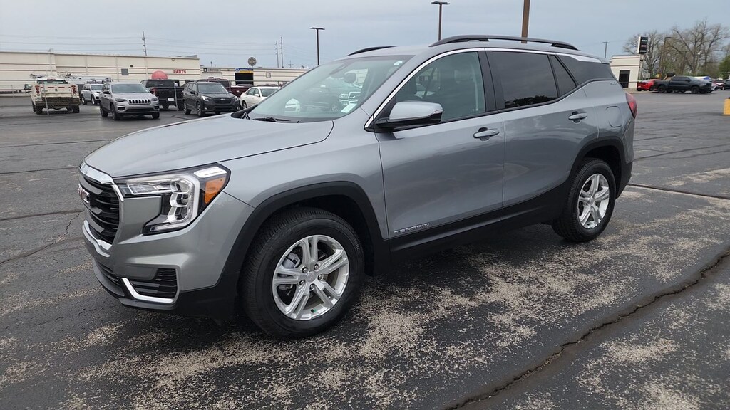 Used 2023 GMC Terrain SLE WAGON