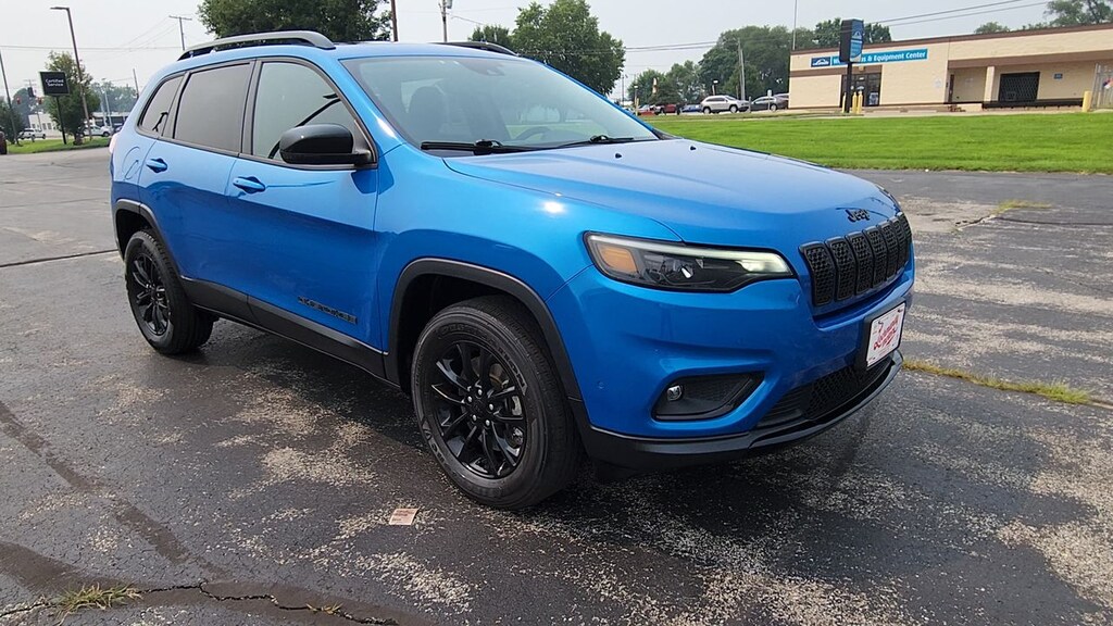 Used 2023 Jeep Cherokee Altitu WAGON