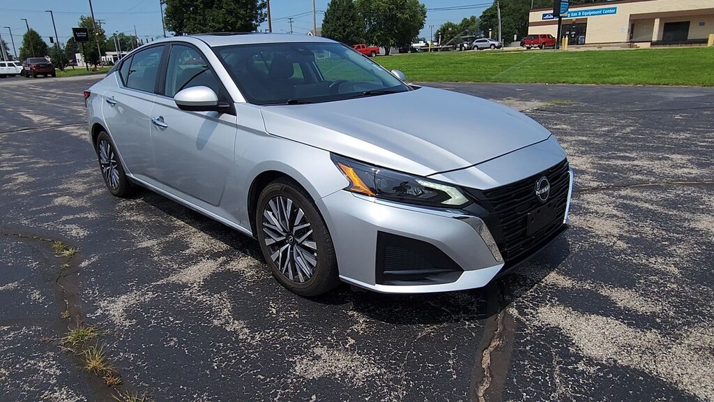 Used 2024 Nissan Altima SV SEDAN