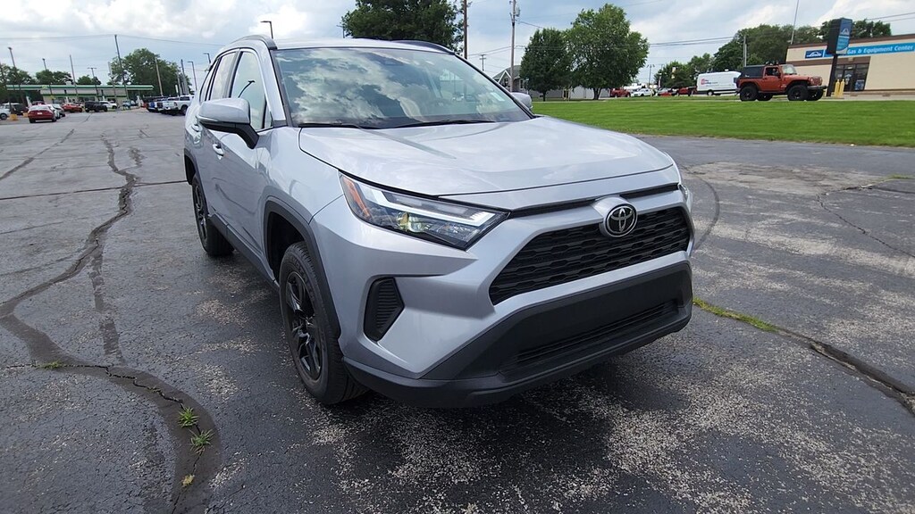 Used 2025 Toyota RAV4 XLE AWD WAGON
