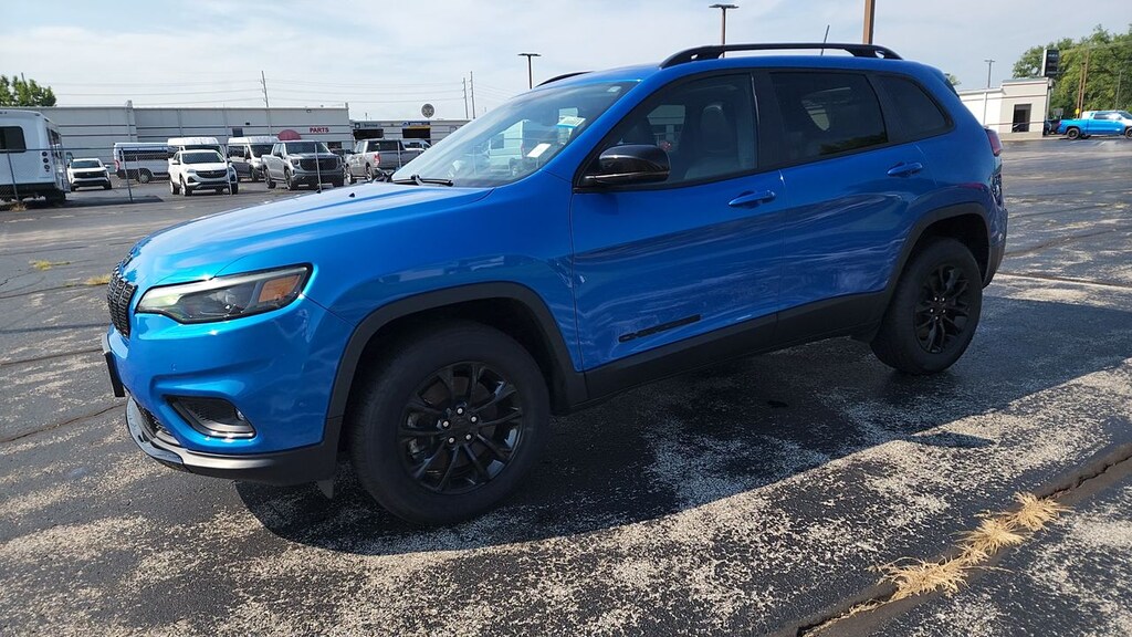 Used 2023 Jeep Cherokee Altitu WAGON