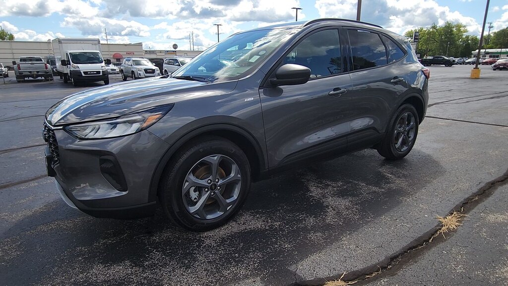 Used 2025 Ford Escape ST Line WAGON