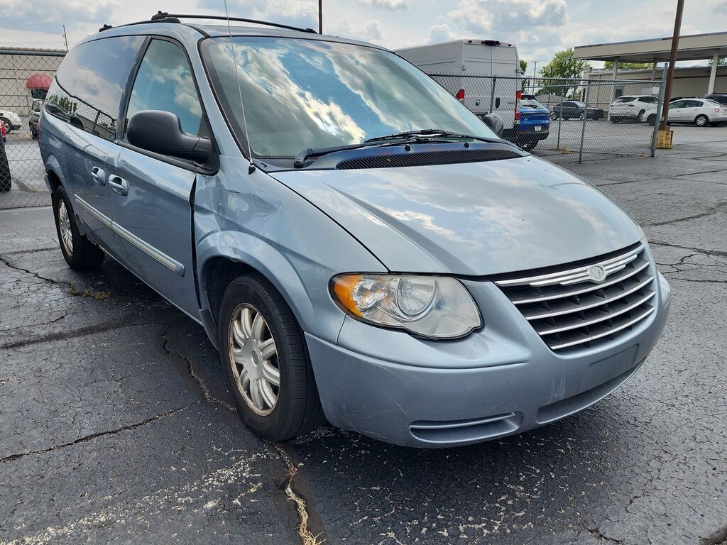 Used 2005 Chrysler Town & Country VAN PASSENGE